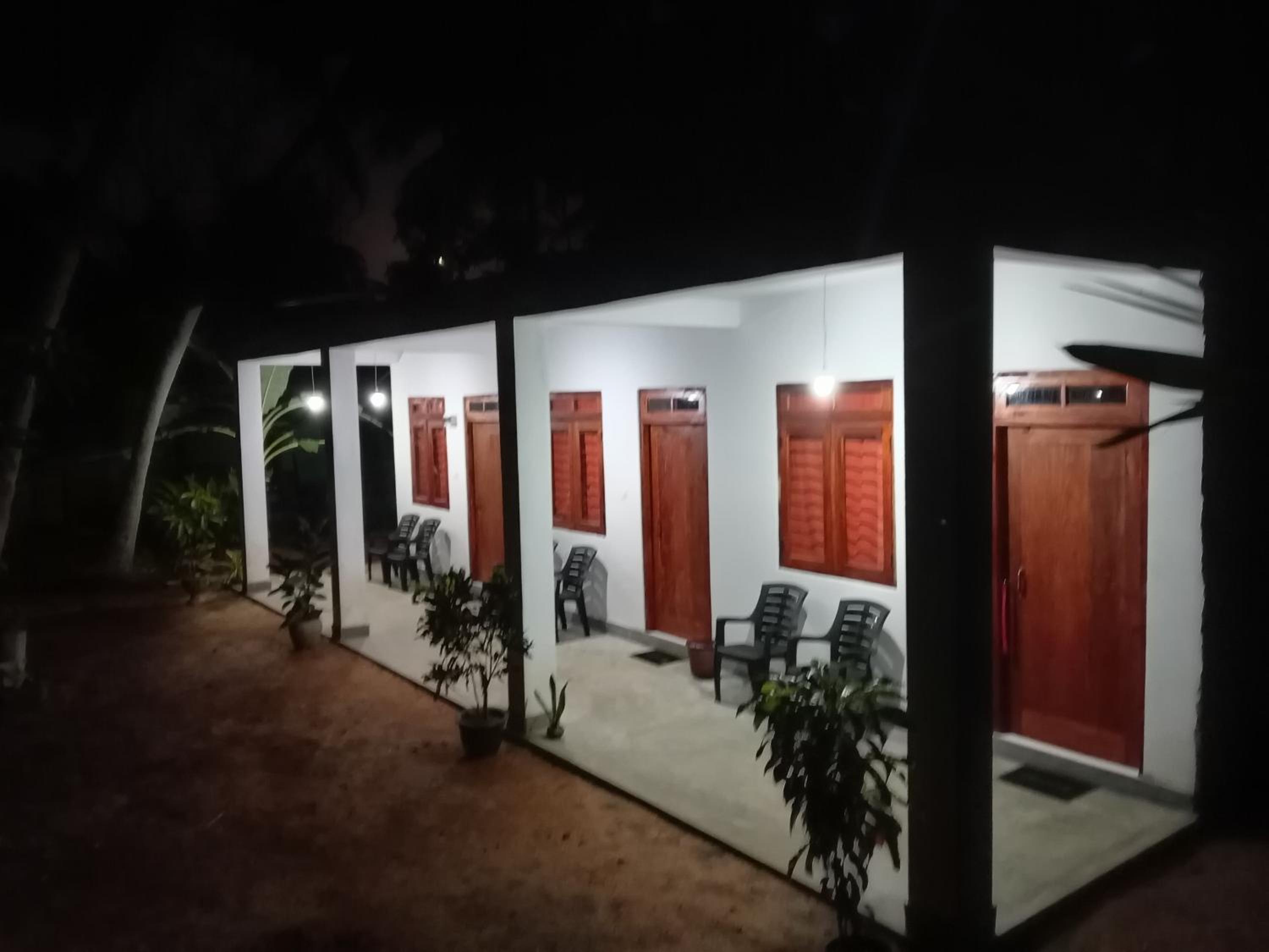 Lake House Homestay