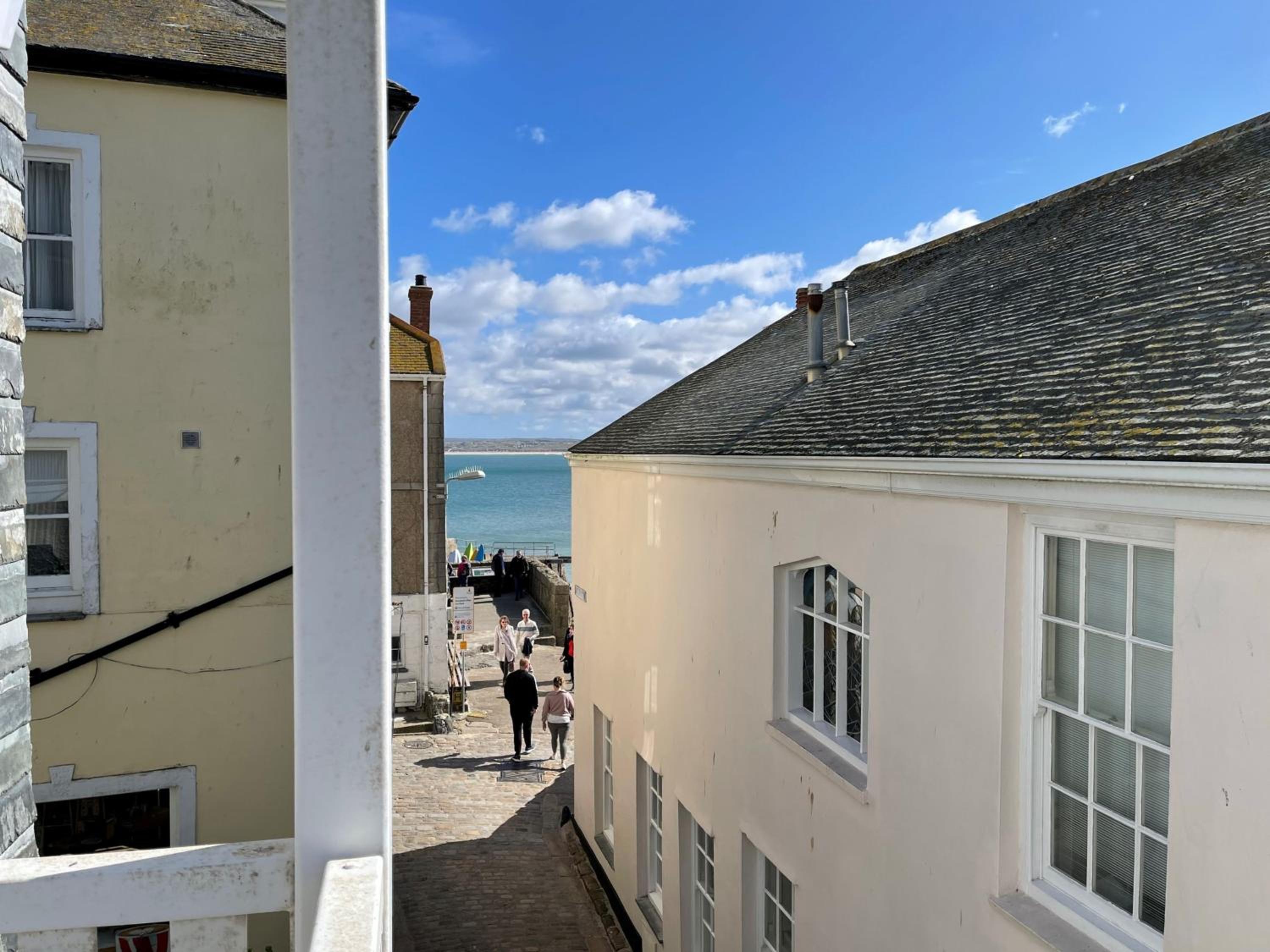 1 Sunnyside - views over the St Ives Harbour