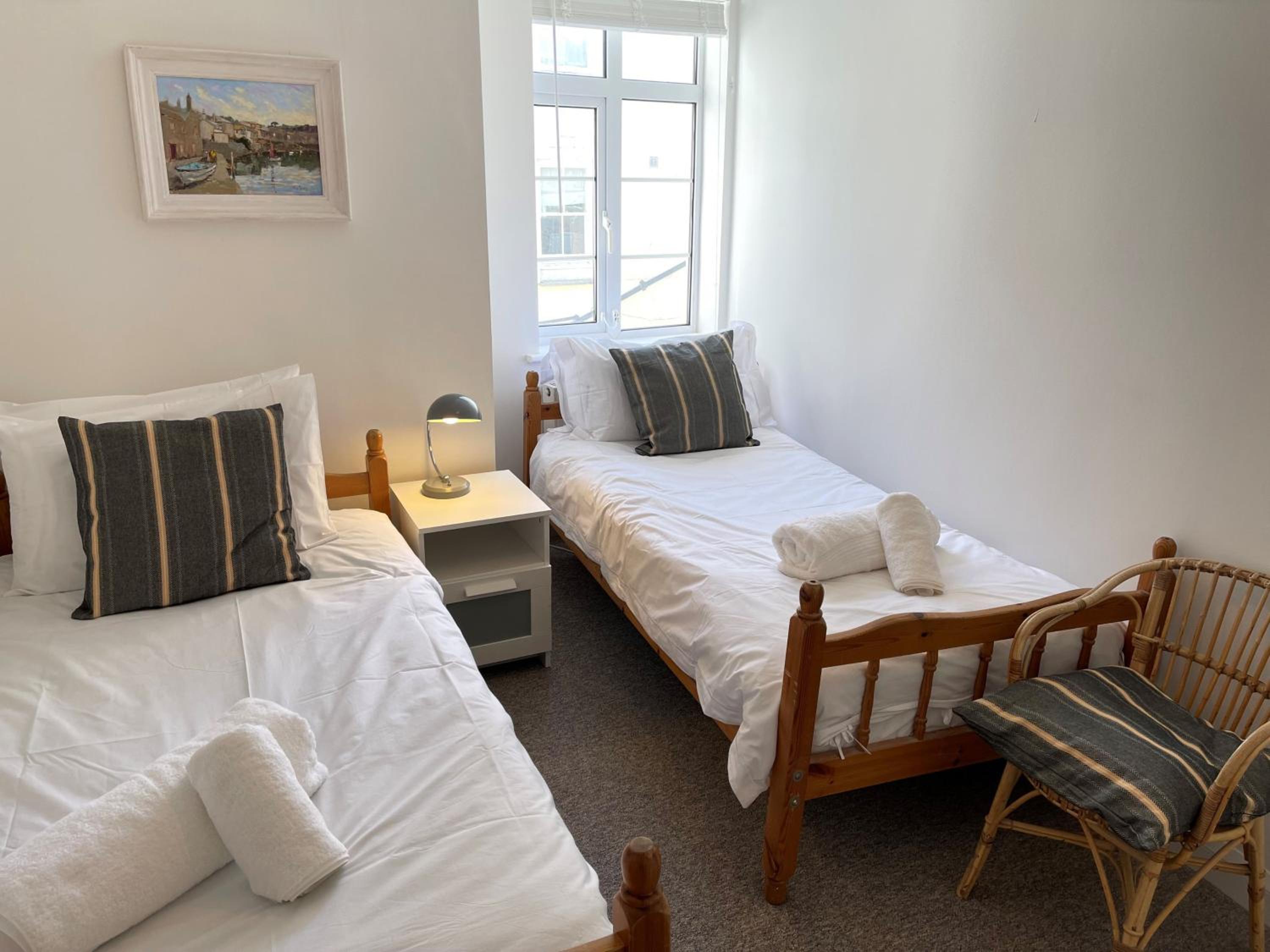 1 Sunnyside - views over the St Ives Harbour