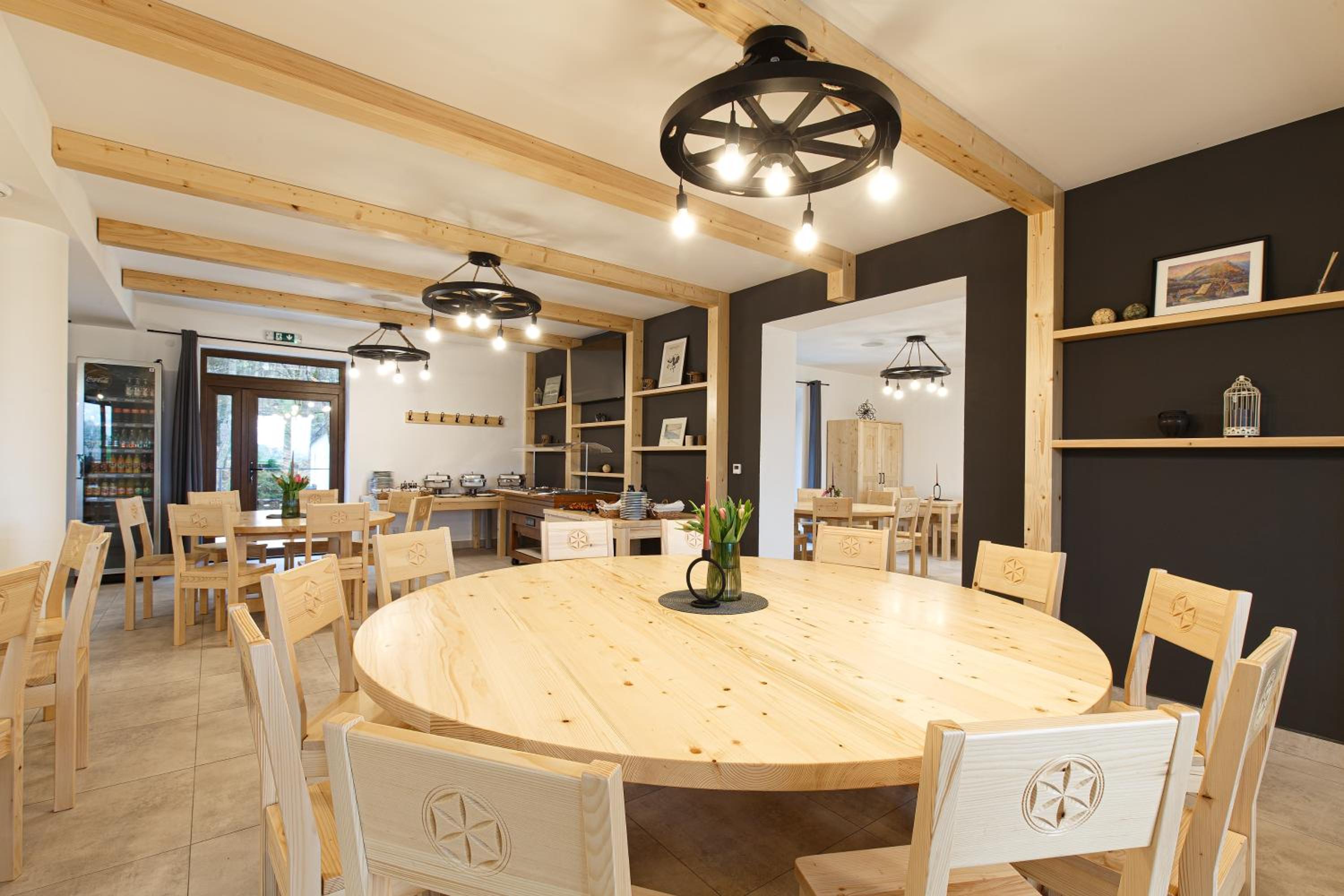 RHOLL Pension & Restaurant