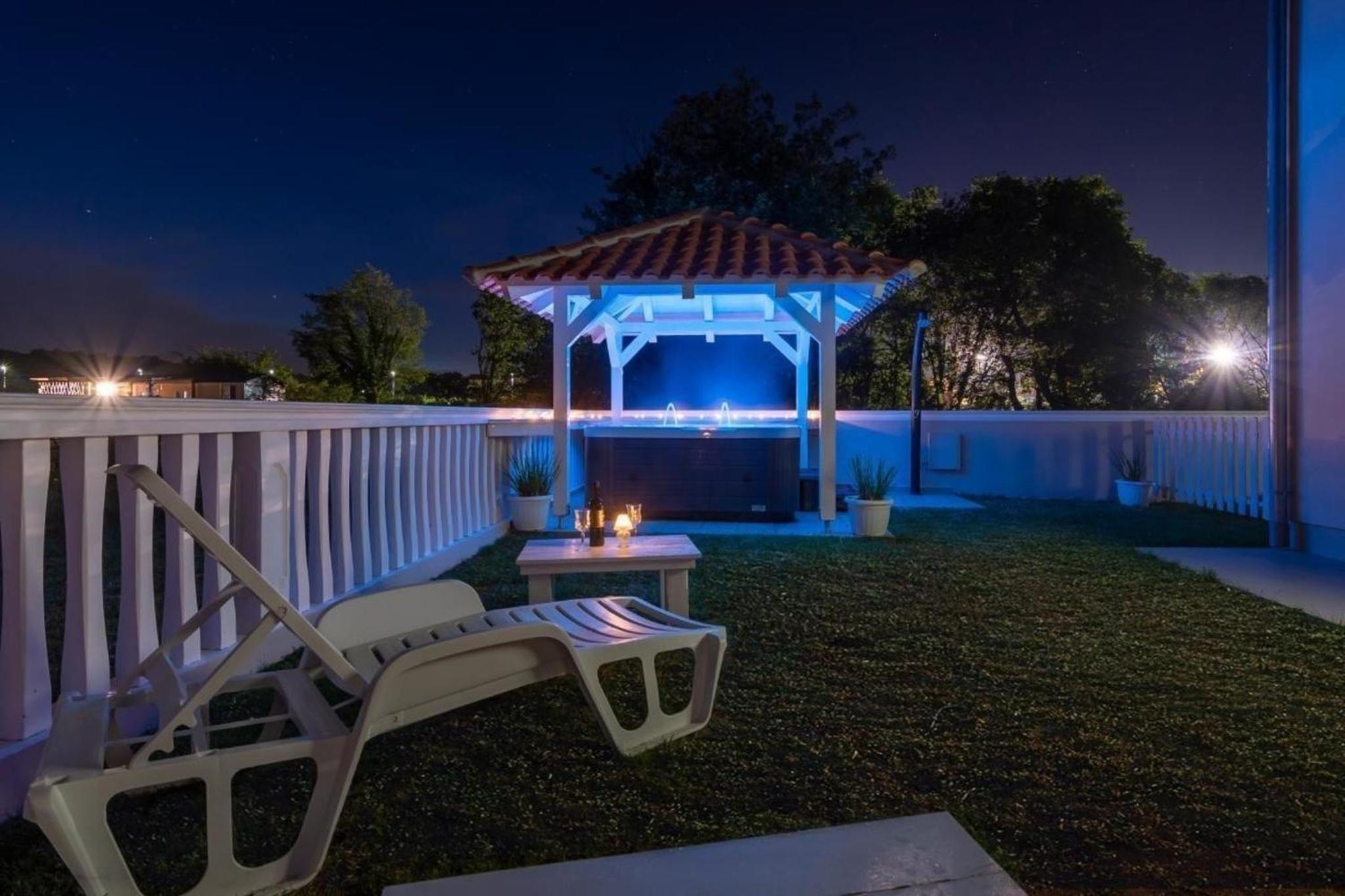 Ferienwohnung Mit Jacuzzi In Villa Mit Parkplatz view 4