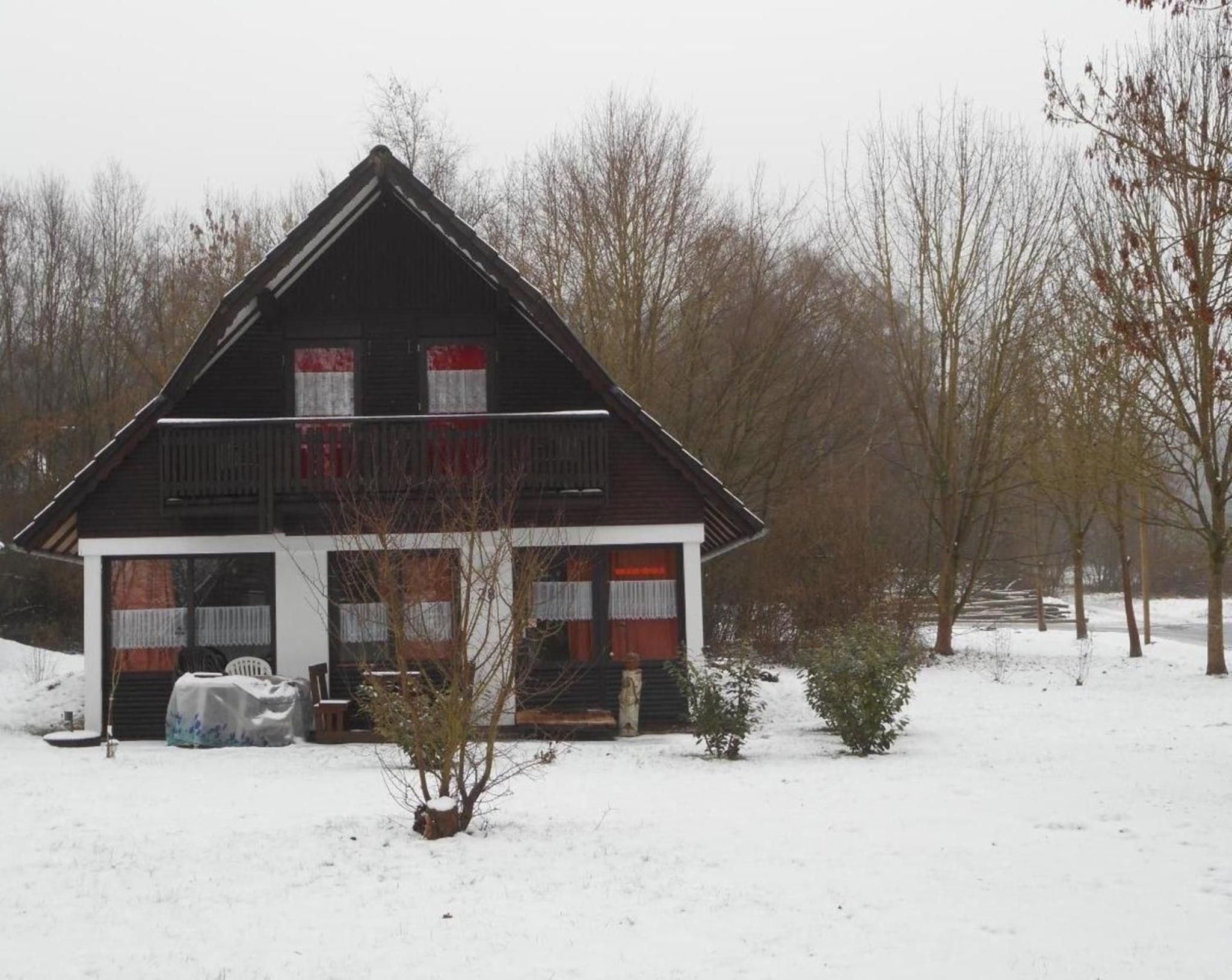 Gemütliches Ferienhaus in Feriendorf Silbersee mit Großer Terrasse