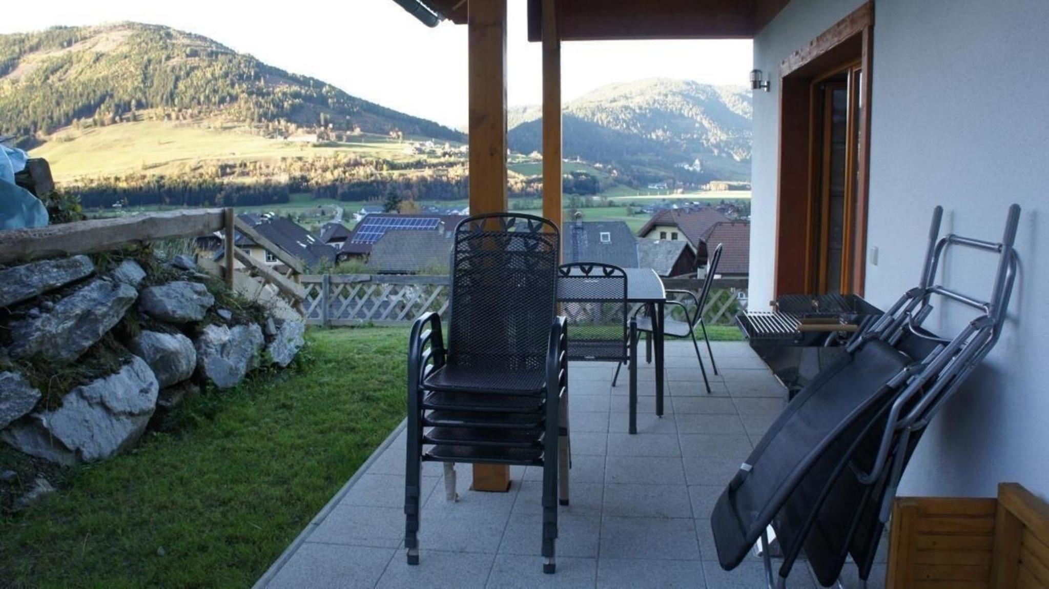 Schönes Ferienhaus in Sankt Margarethen Im Lungau mit Terrasse, Grill und Garten