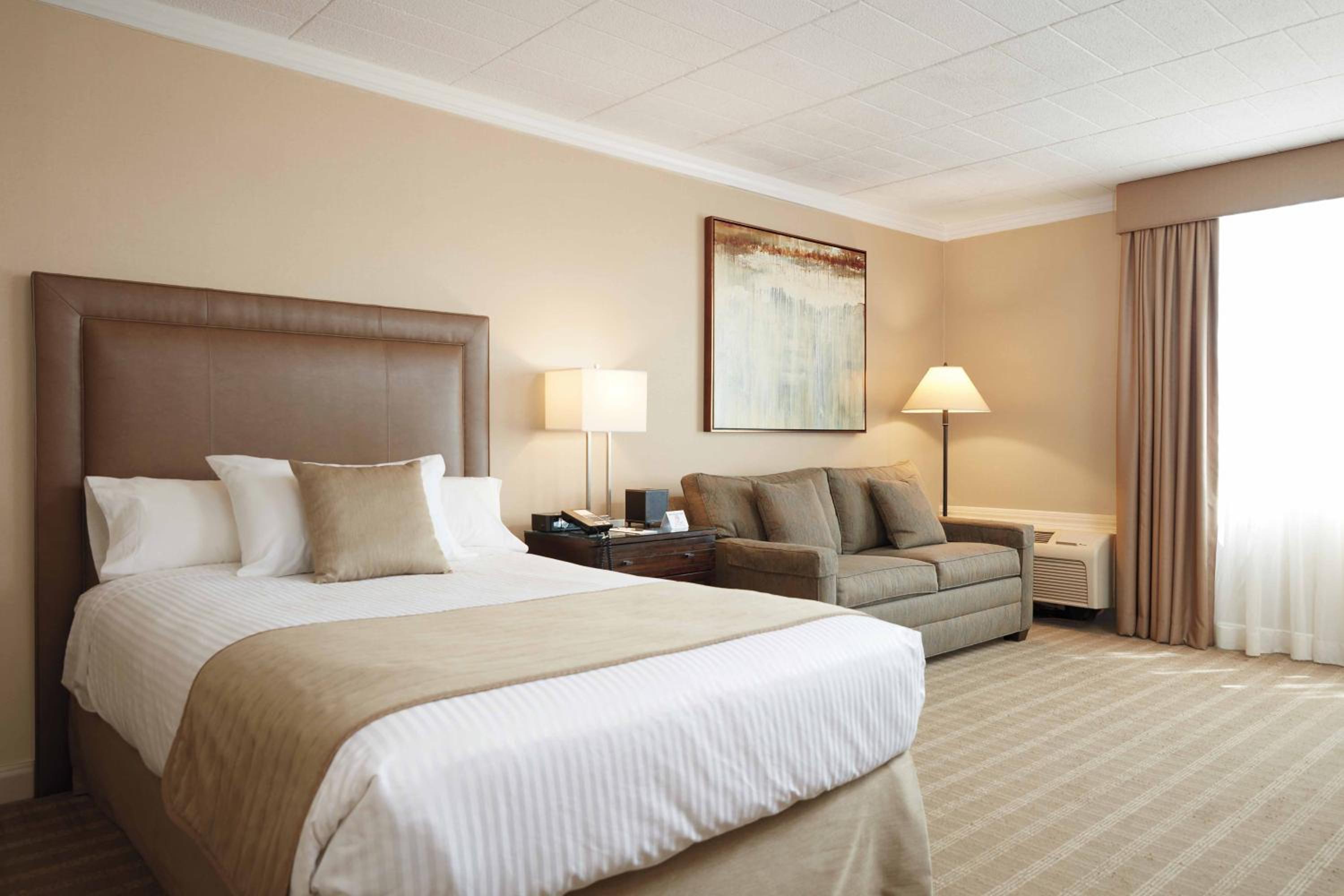 Danbury Vacations - Ethan Allen Hotel - Property Image 4