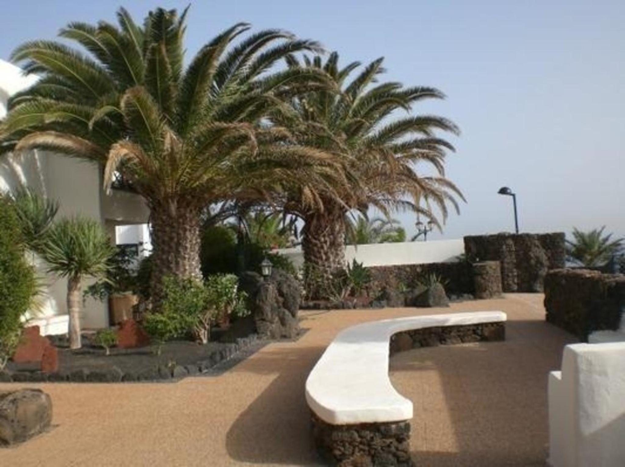 Schöne Wohnung In Playa Blanca Mit Grill, Garten Und Terrasse Und Neben Dem Strand view 2