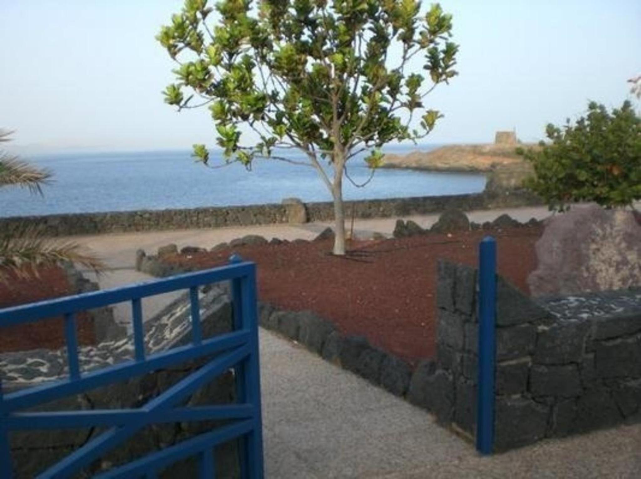 Schöne Wohnung In Playa Blanca Mit Grill, Garten Und Terrasse Und Neben Dem Strand view 3