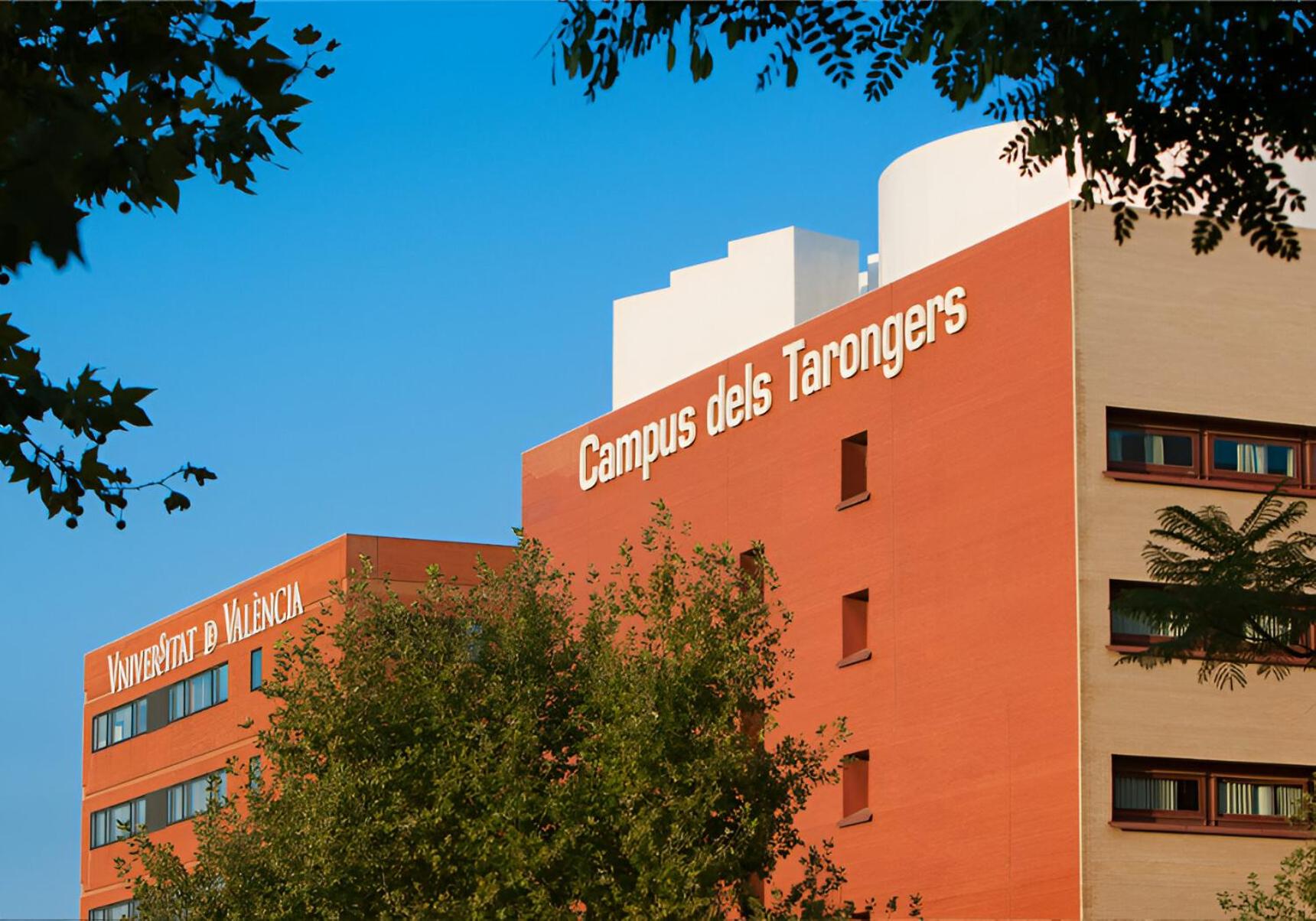 Turia Gardens Rooms - Authentic Valencia Downtown Parklife - VLC Urban Rental