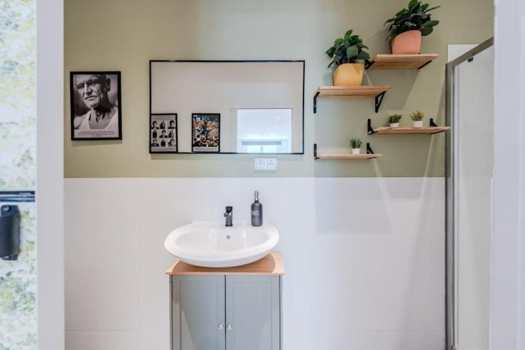 Central Iconic Berlin Characters Apartment