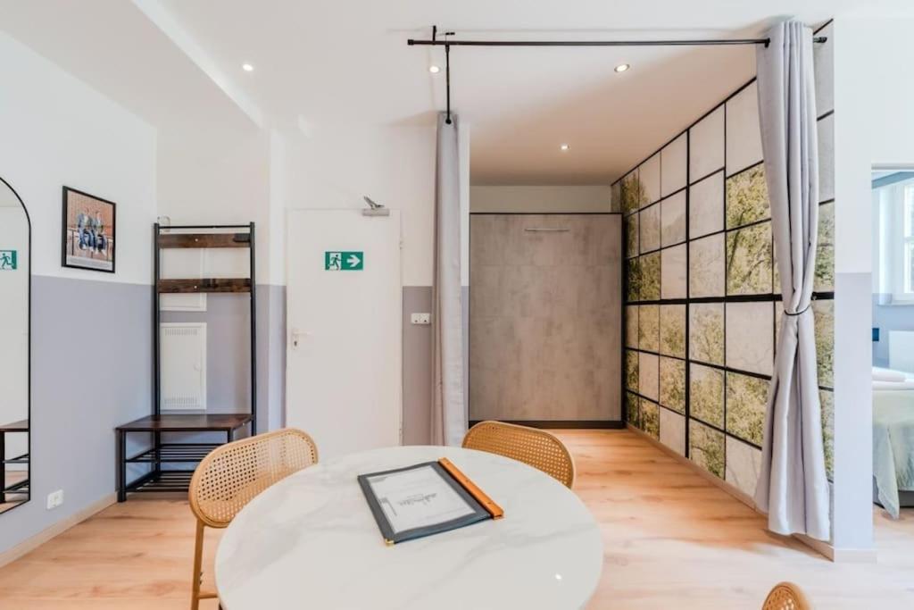 Central Iconic Berlin Characters Apartment