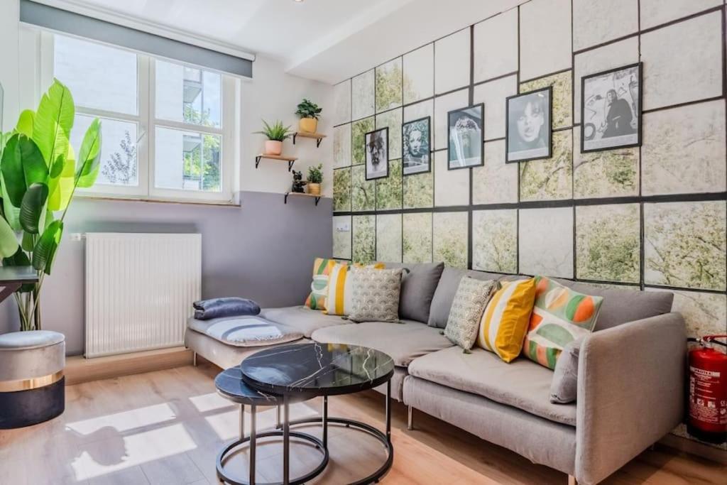 Central Iconic Berlin Characters Apartment