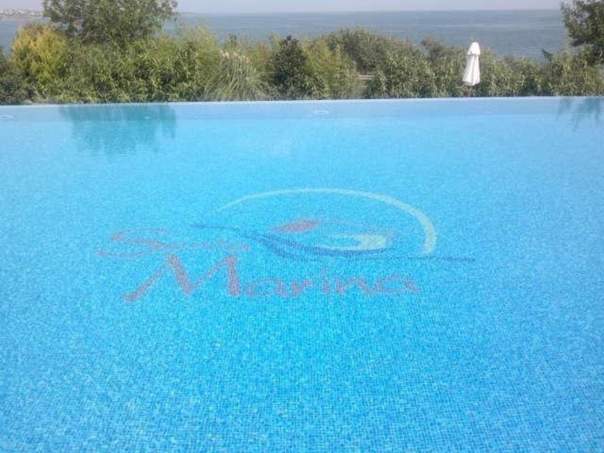 Strandnahe Wohnung in Tsentar mit schönem Garten