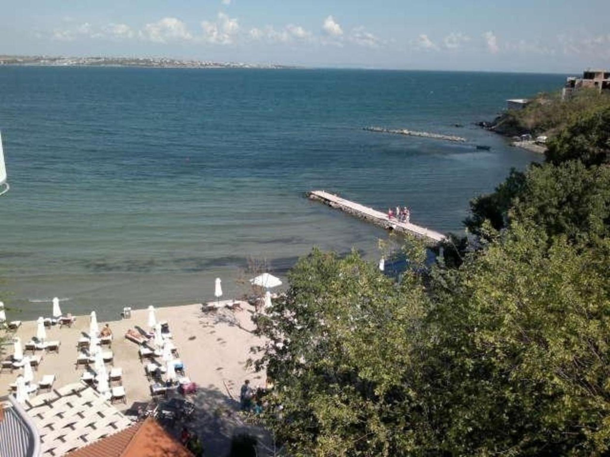 Strandnahe Wohnung in Tsentar mit schönem Garten