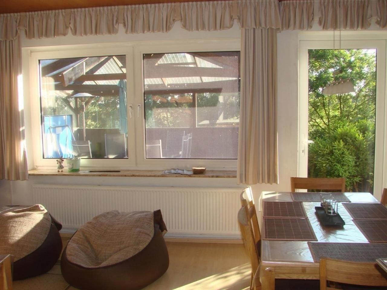 Ferienhaus in Mühlendeich mit Großem Garten