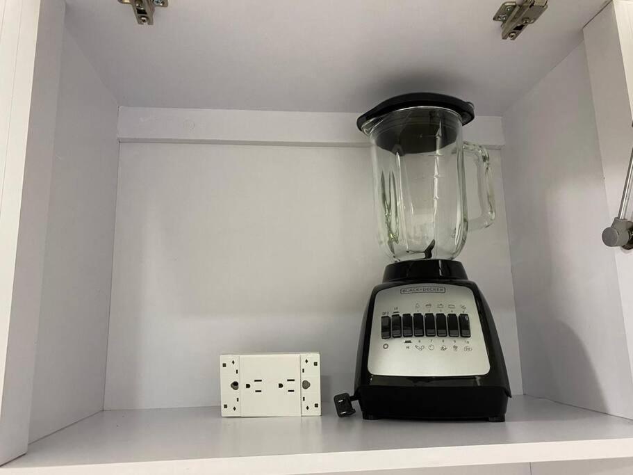 Hito404-Amplio Apartaestudio en Av 19 norte con balcon