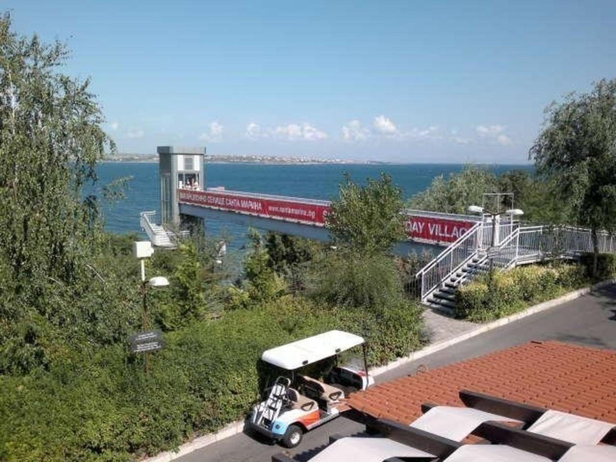 Strandnahe Wohnung in Tsentar mit schönem Garten