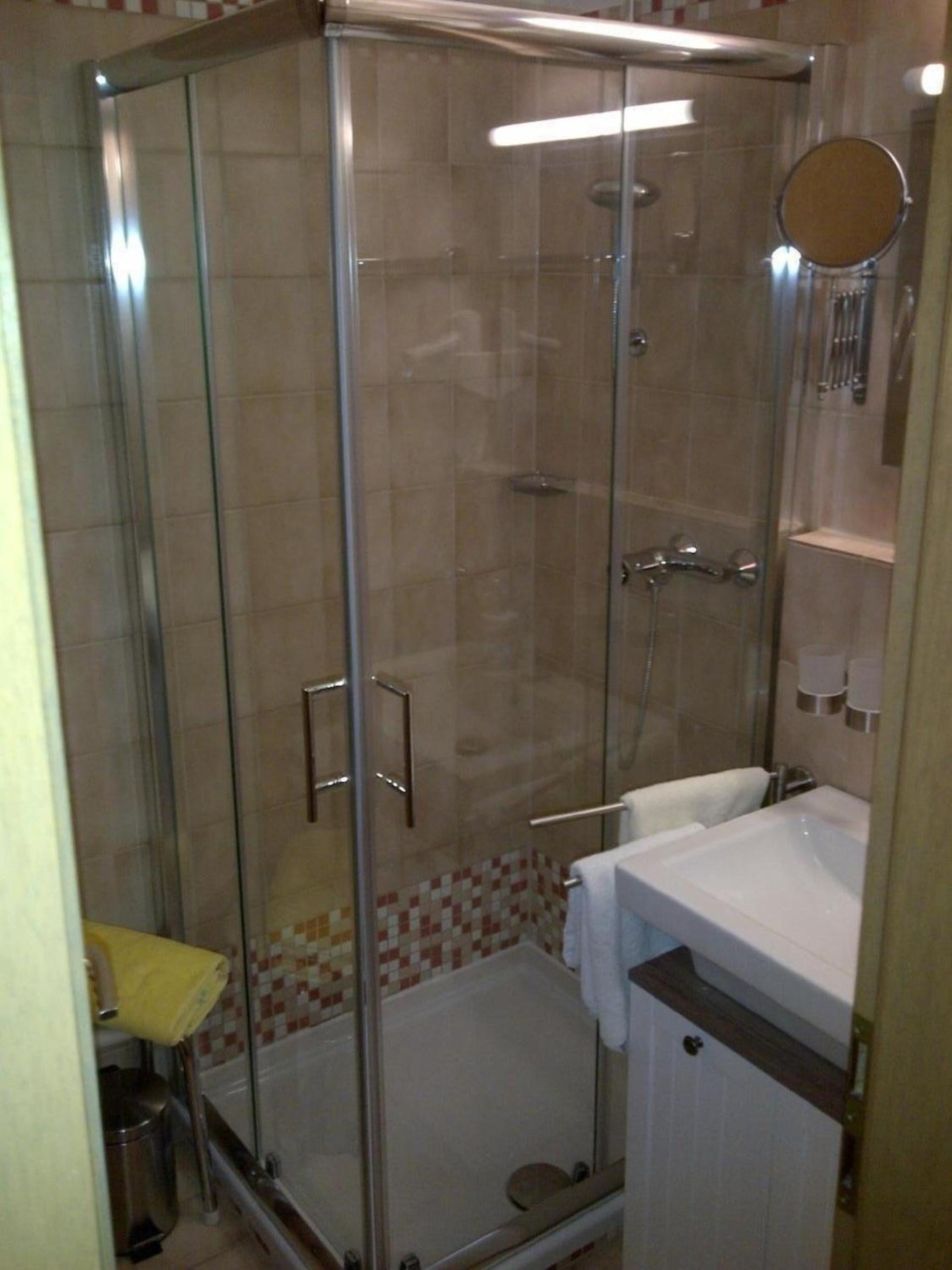 Appartement mit Pool, Sauna und Garten