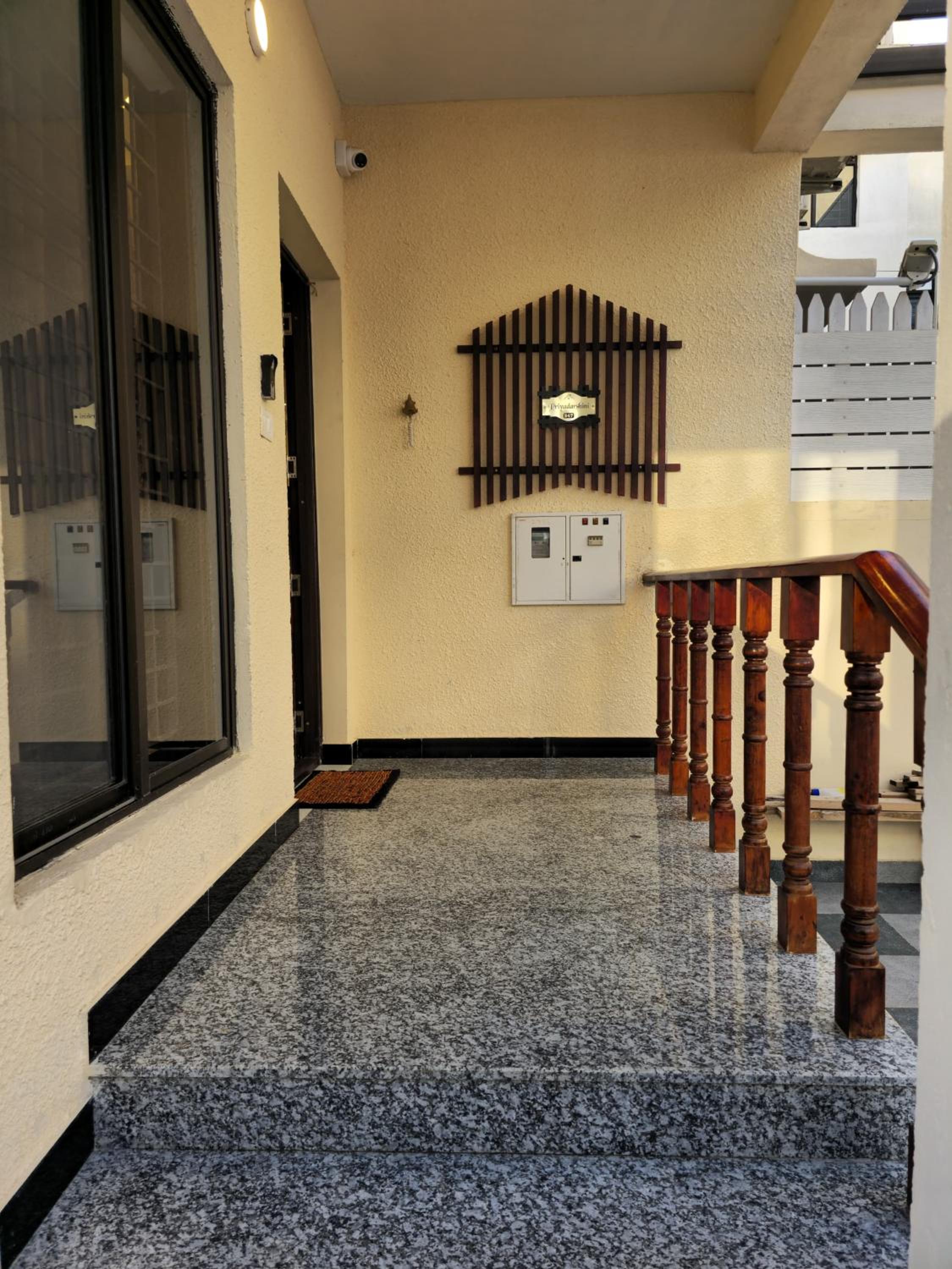 Yehova Inn
