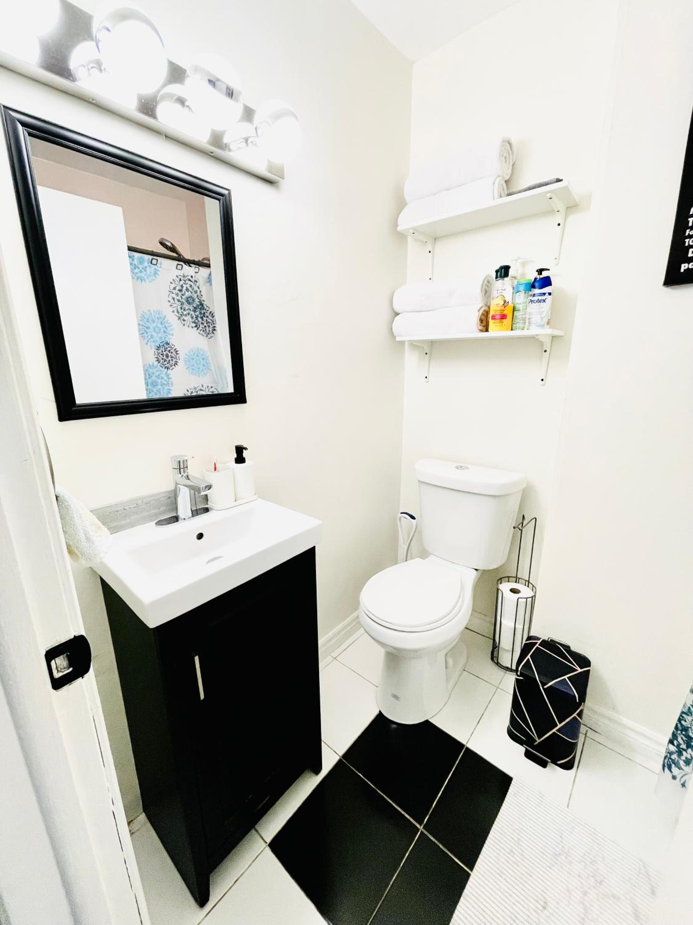 Cozy 2-Bedroom Apartment in the Heart of Downtown Ottawa