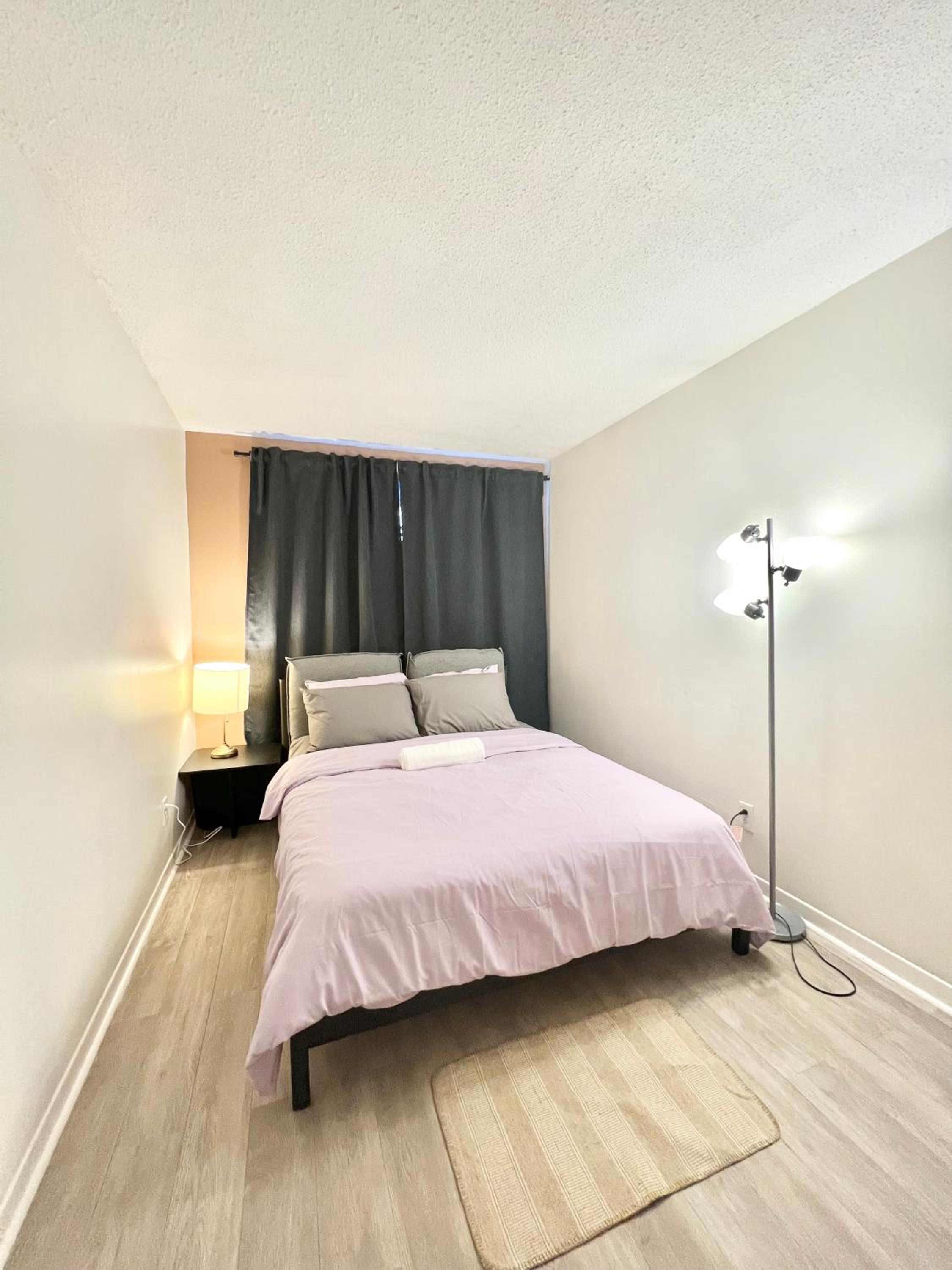 Cozy 2-Bedroom Apartment in the Heart of Downtown Ottawa