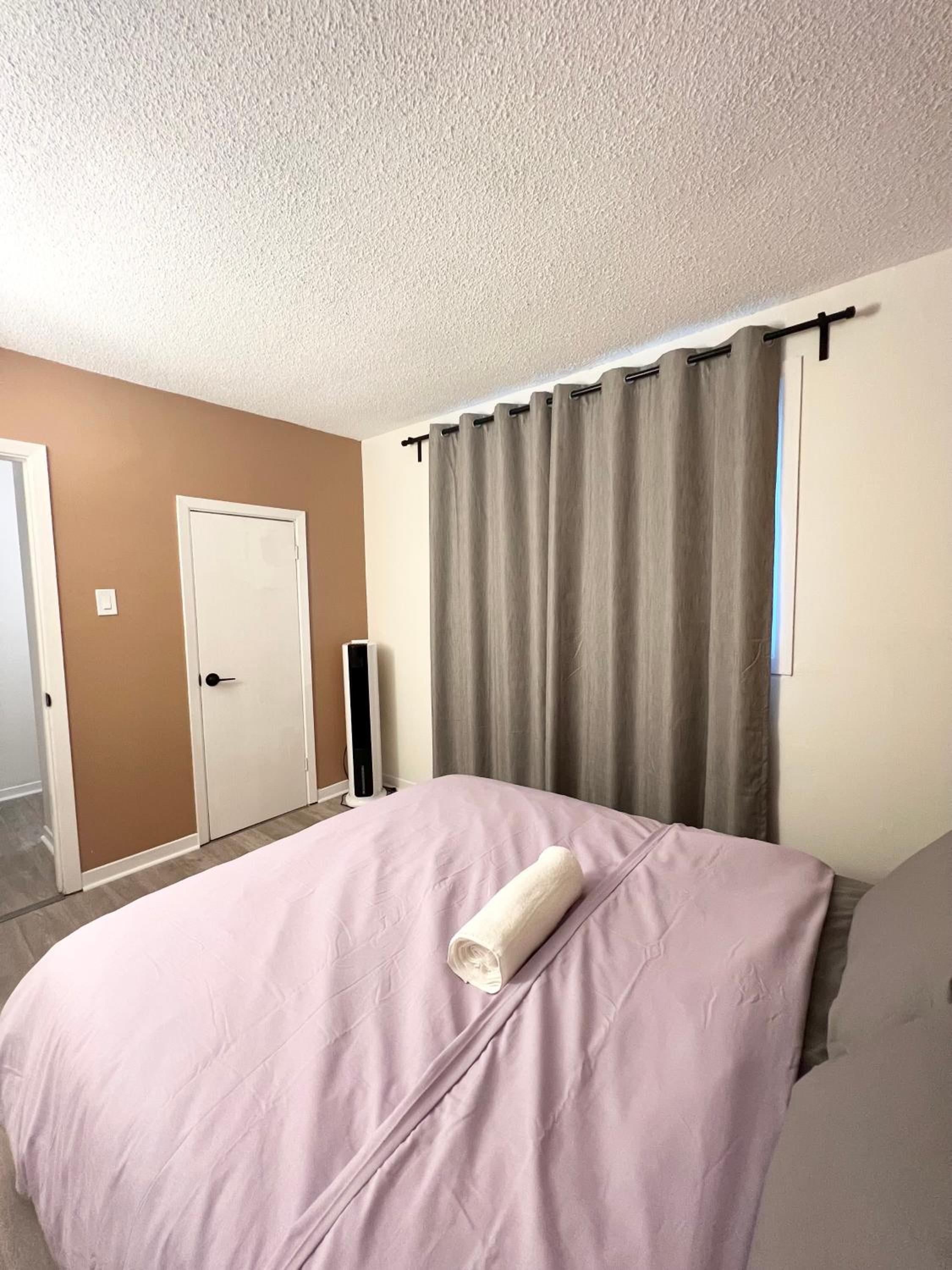 Cozy 2-Bedroom Apartment in the Heart of Downtown Ottawa