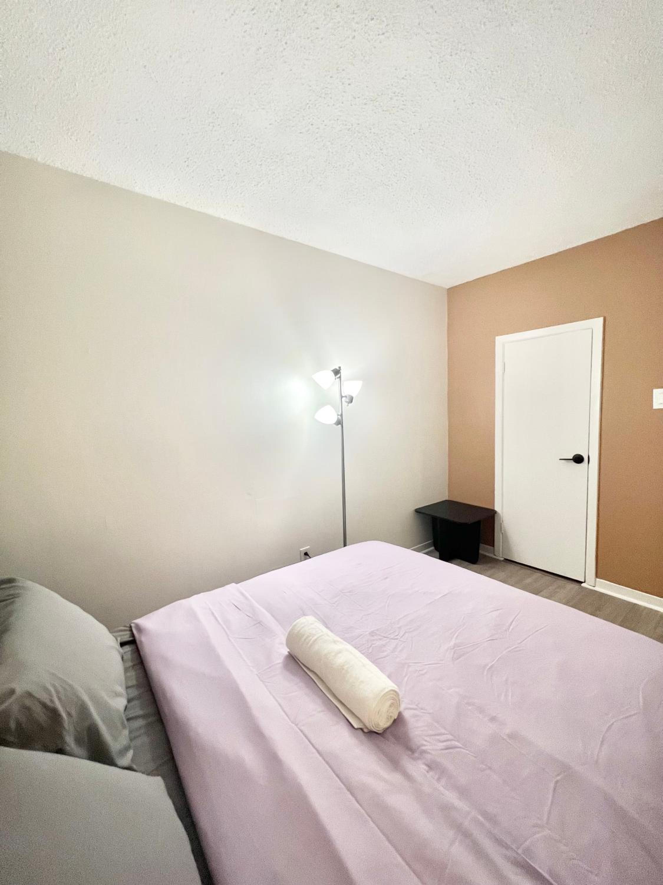 Cozy 2-Bedroom Apartment in the Heart of Downtown Ottawa