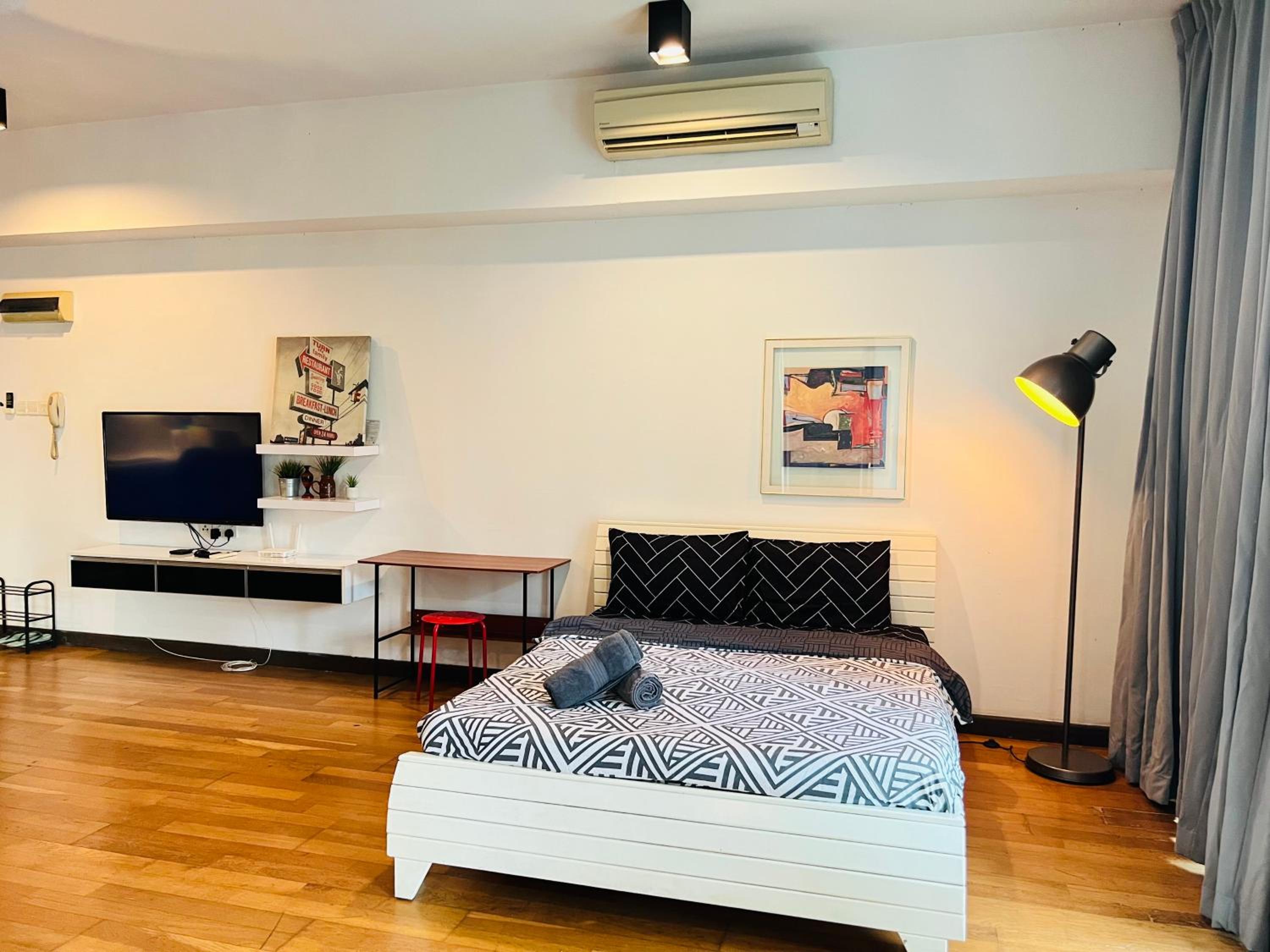 Empire Hostel Regalia