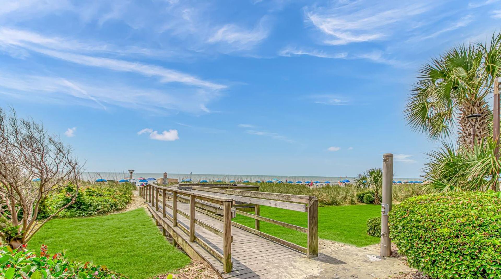 Gorgeous Oceanfront 3 Bedroom Condo! Sleeps 10 Guests! Compass Cove Mariner Tower 1217 view 5