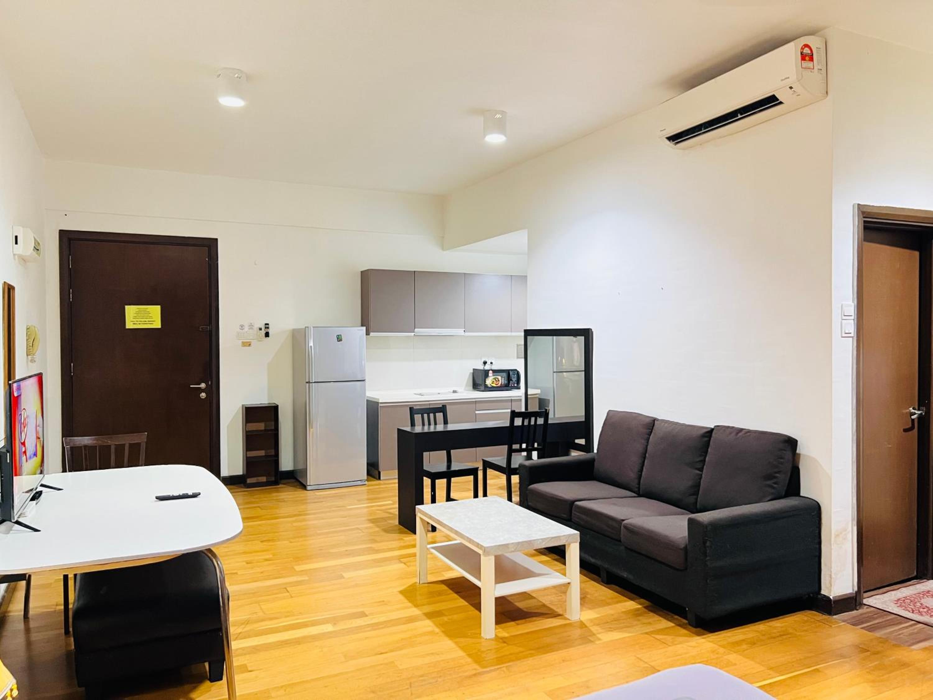 Empire Hostel Regalia