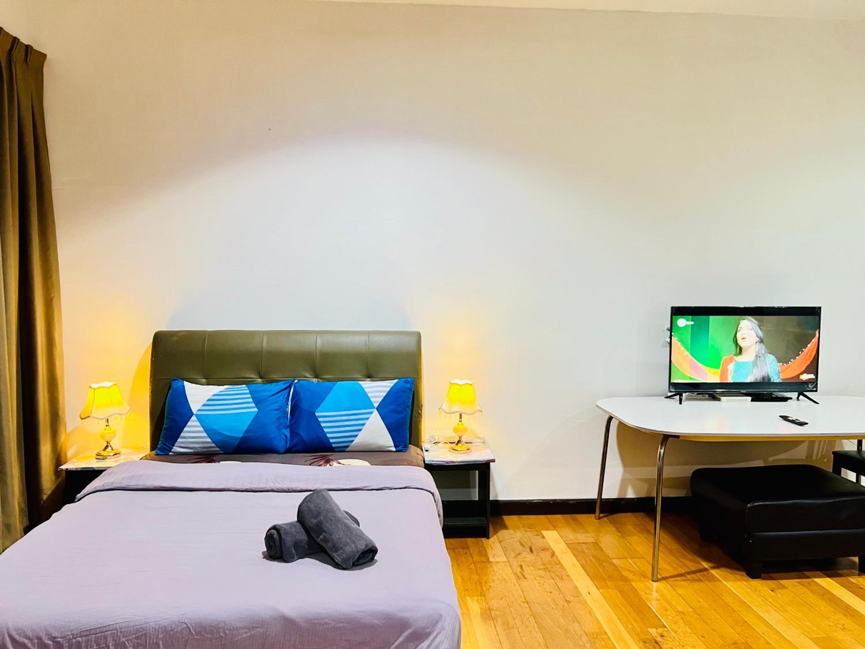 Empire Hostel Regalia