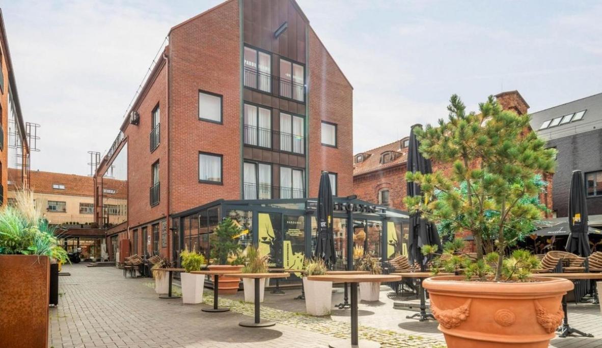 Riverside Apartment In The Heart of Old Town