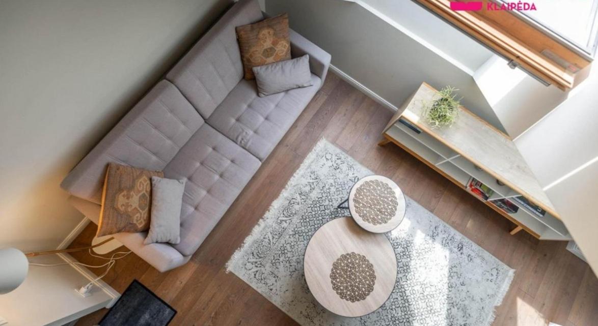 Riverside Apartment In The Heart of Old Town