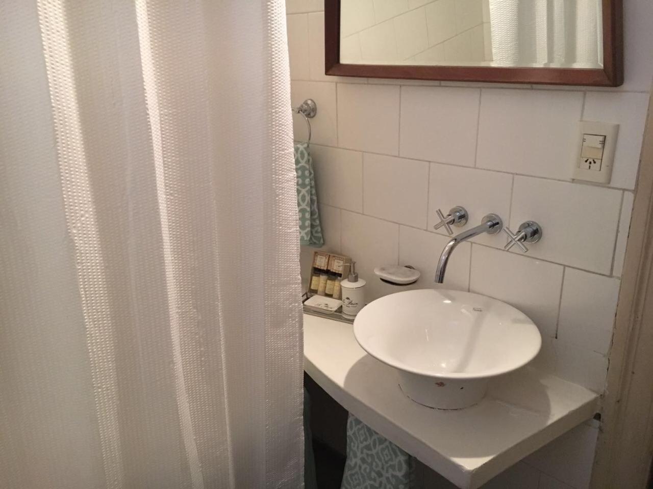 LARGE LOVELY FRENCH STYLE APARTMENT PALERMO o