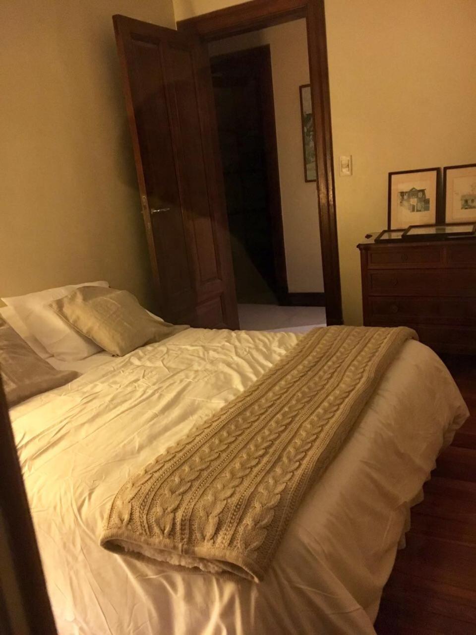 LARGE LOVELY FRENCH STYLE APARTMENT PALERMO o