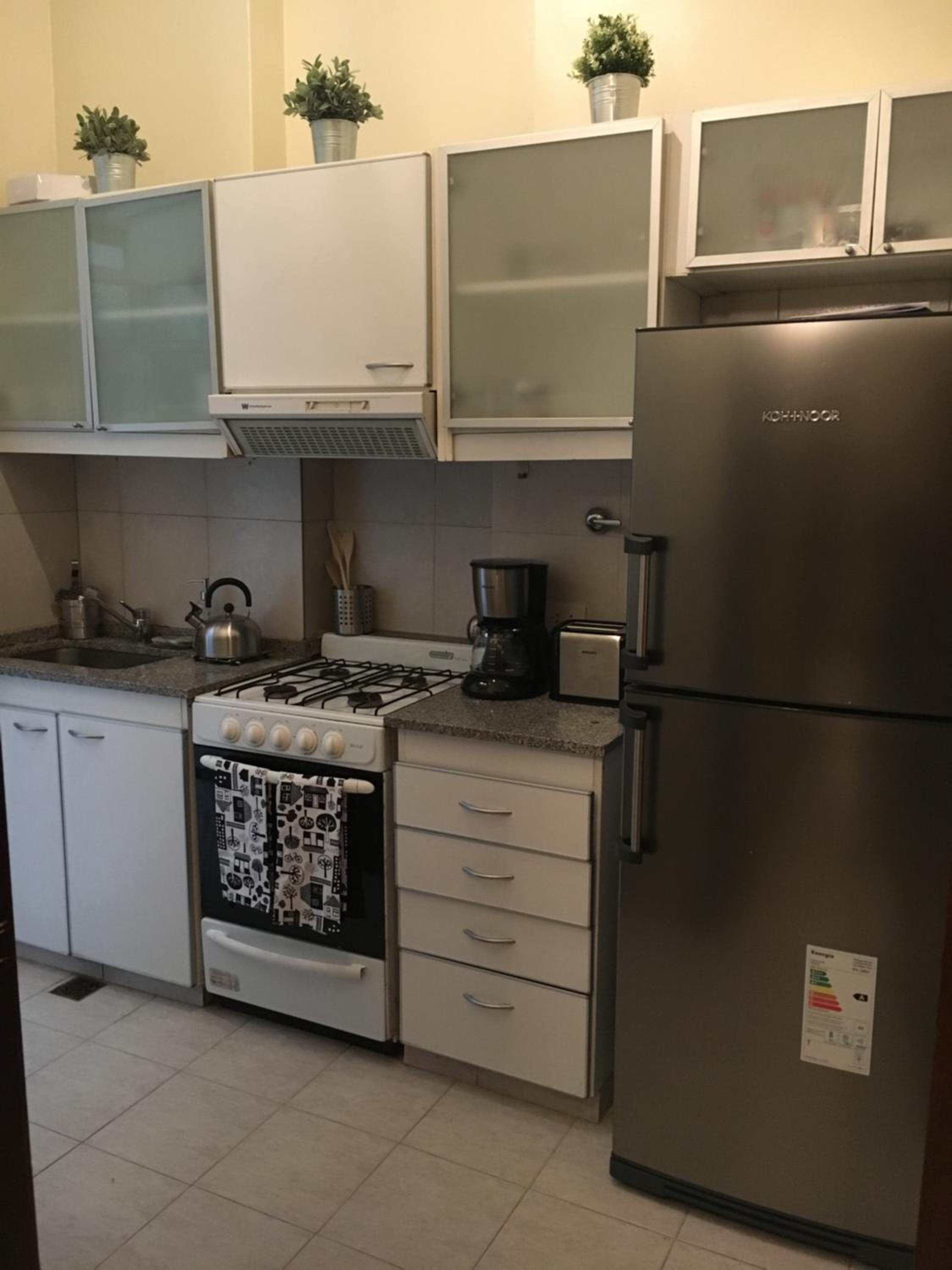 LARGE LOVELY FRENCH STYLE APARTMENT PALERMO o