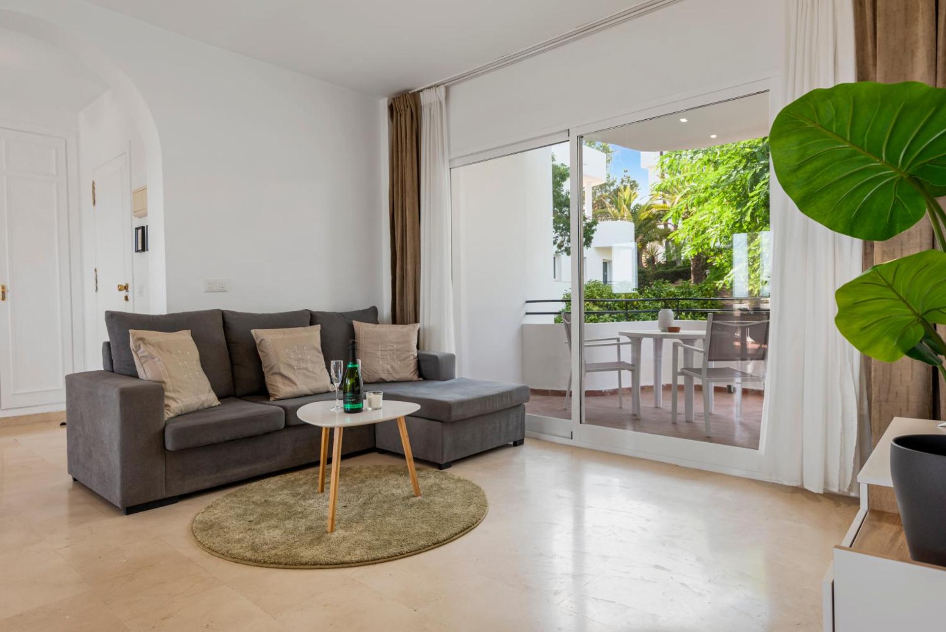 Panoramic Sea View Apartment with Pool