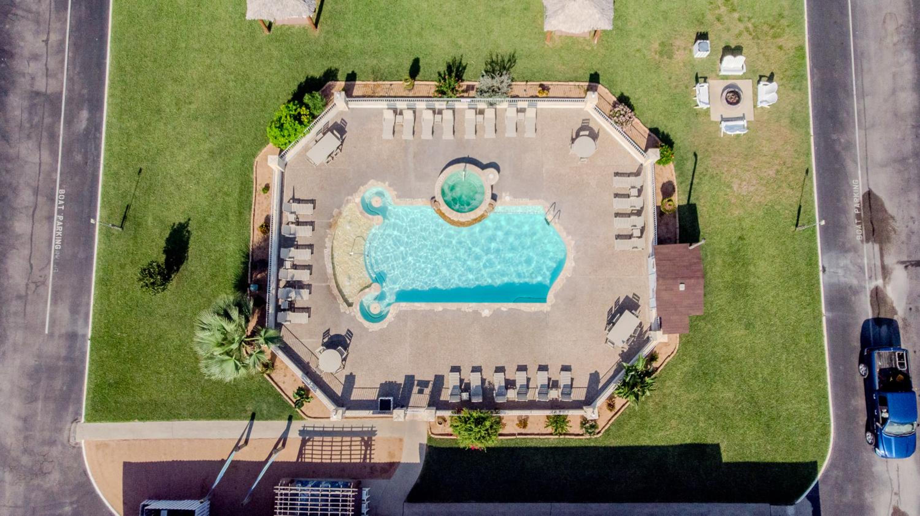 Shark Reef Resort Motel & Cottages