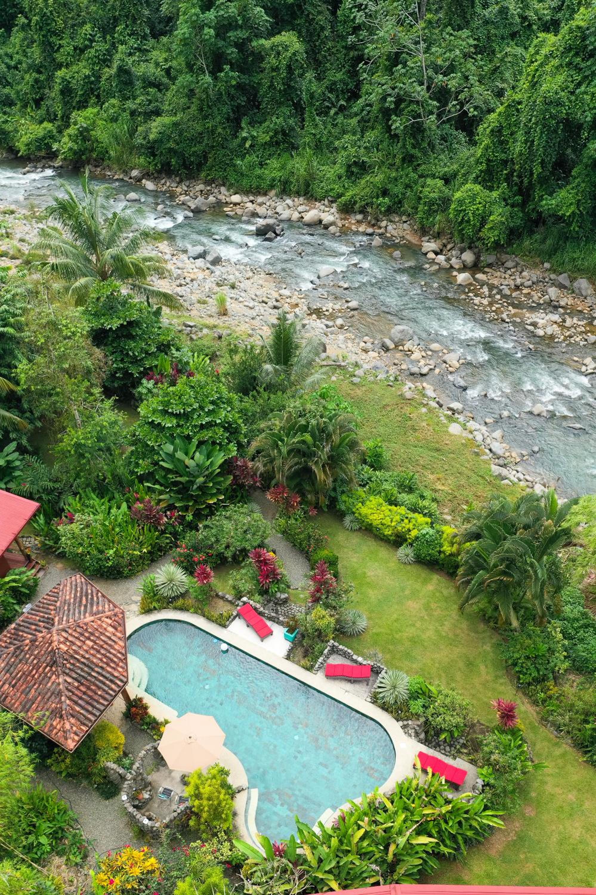 Sloth Premium Riverfront Jungle Villa with Jacuzzi and Pool