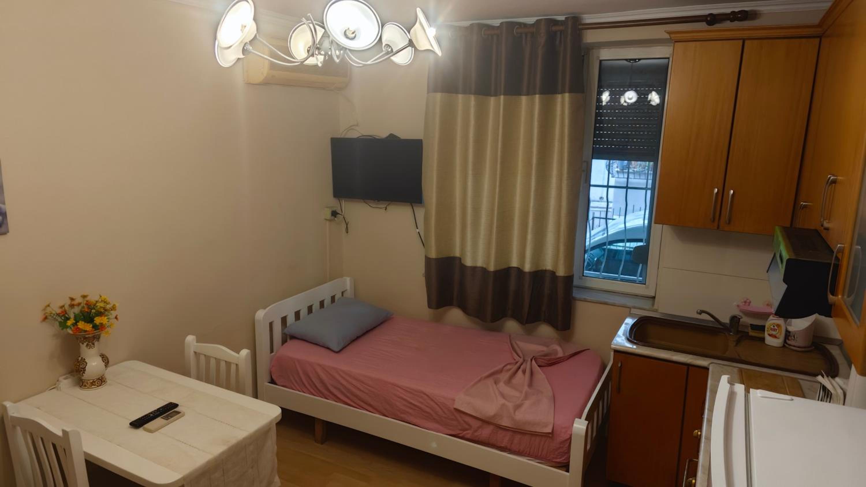 Redi's Apartments photo 2