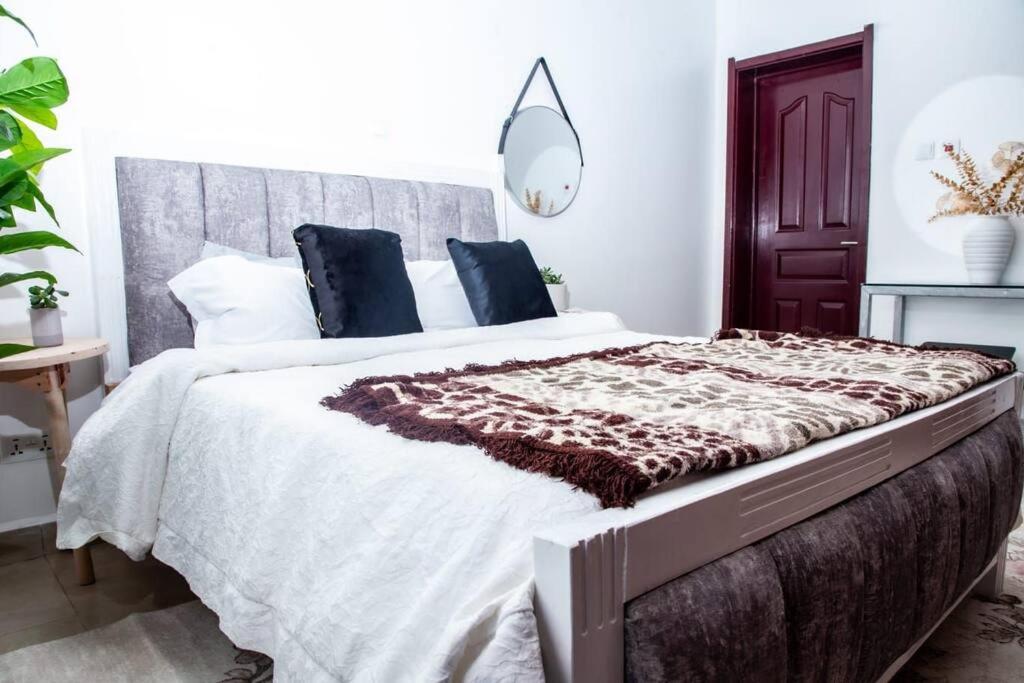 Beautiful home at Greatwall Gardens 4 view 3