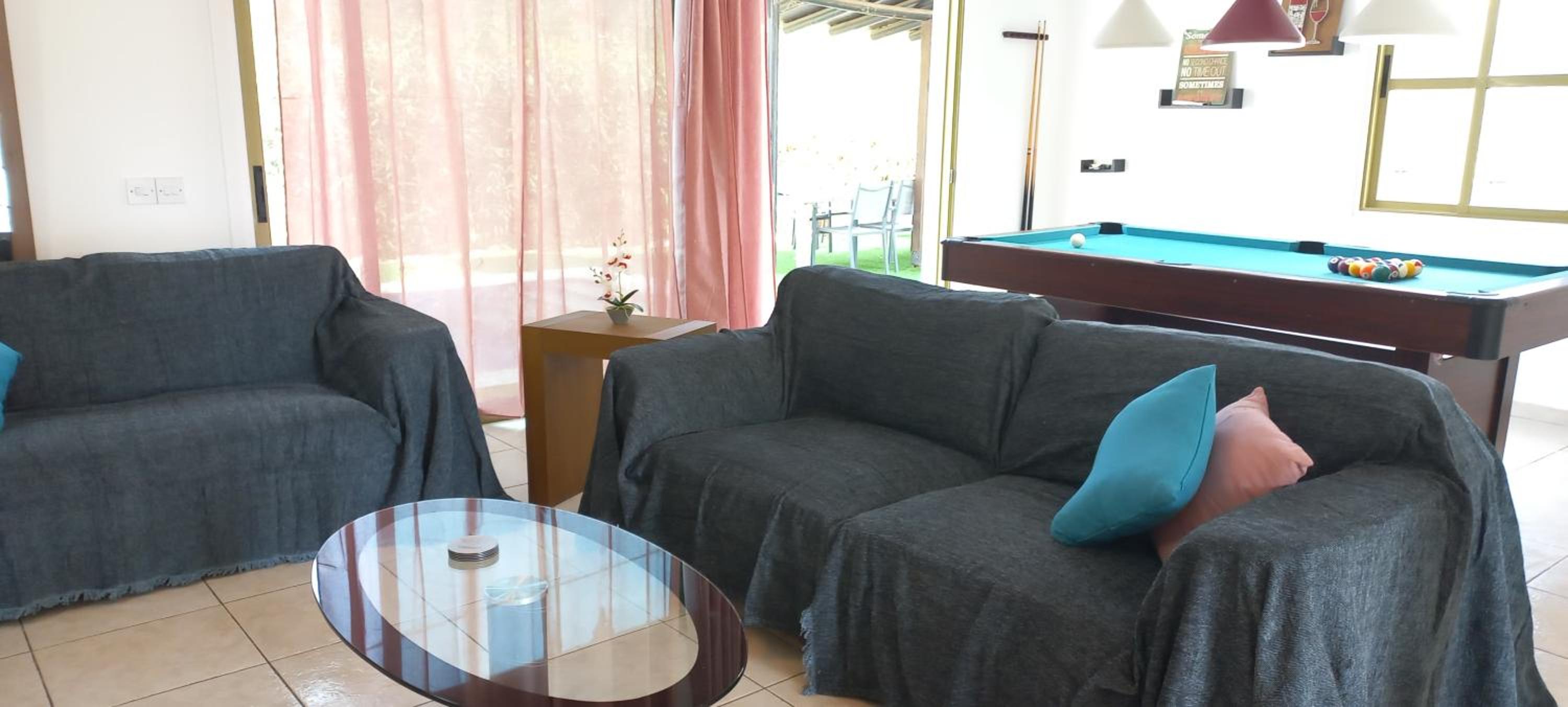 Golden Coast - Trendy Villa 4 bedroom