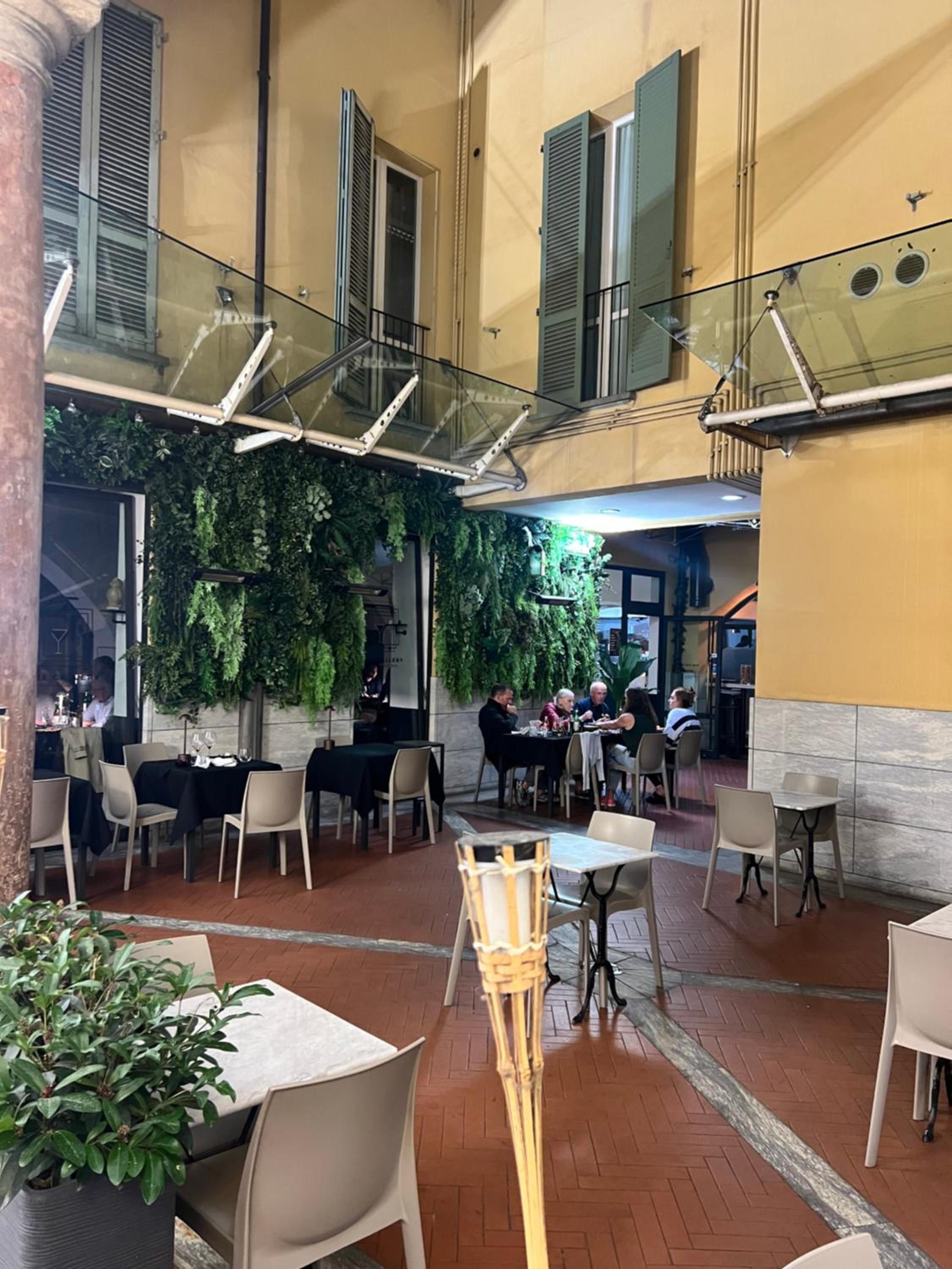 dining