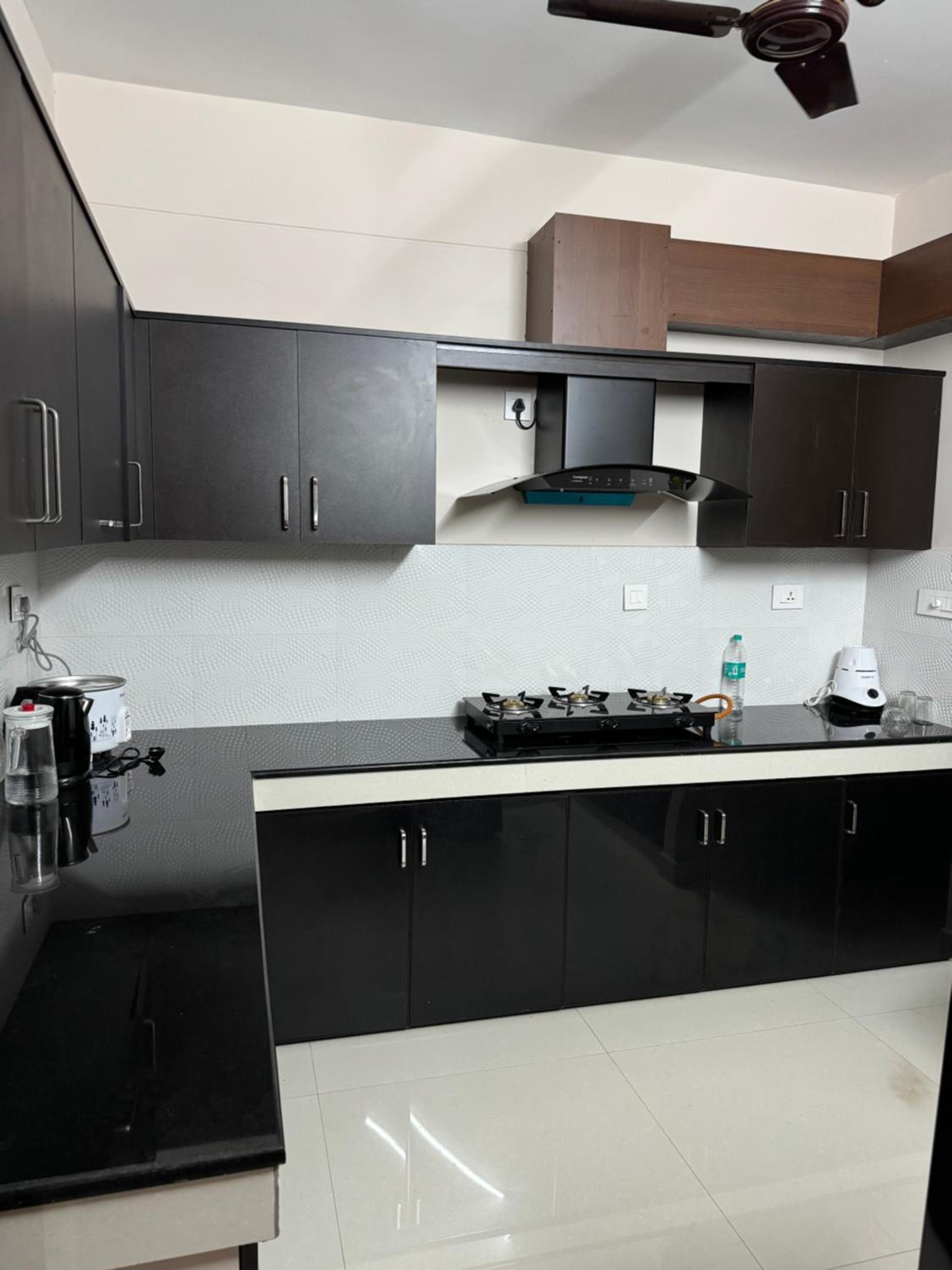 Aami dhivahi guest house