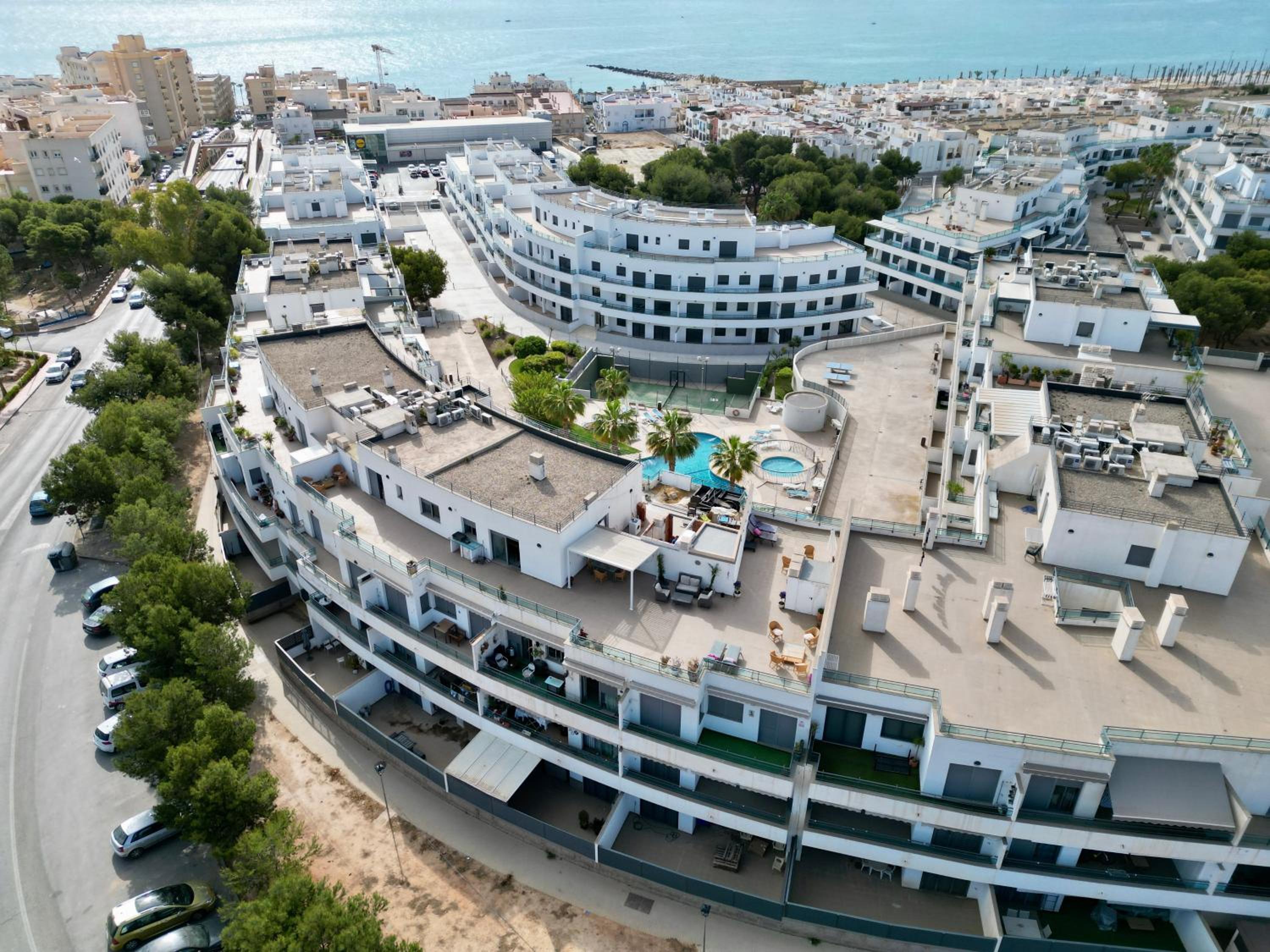 Terraza 250 m2 # BBQ # Playa 8min # Padel # WIFI # Apartamento