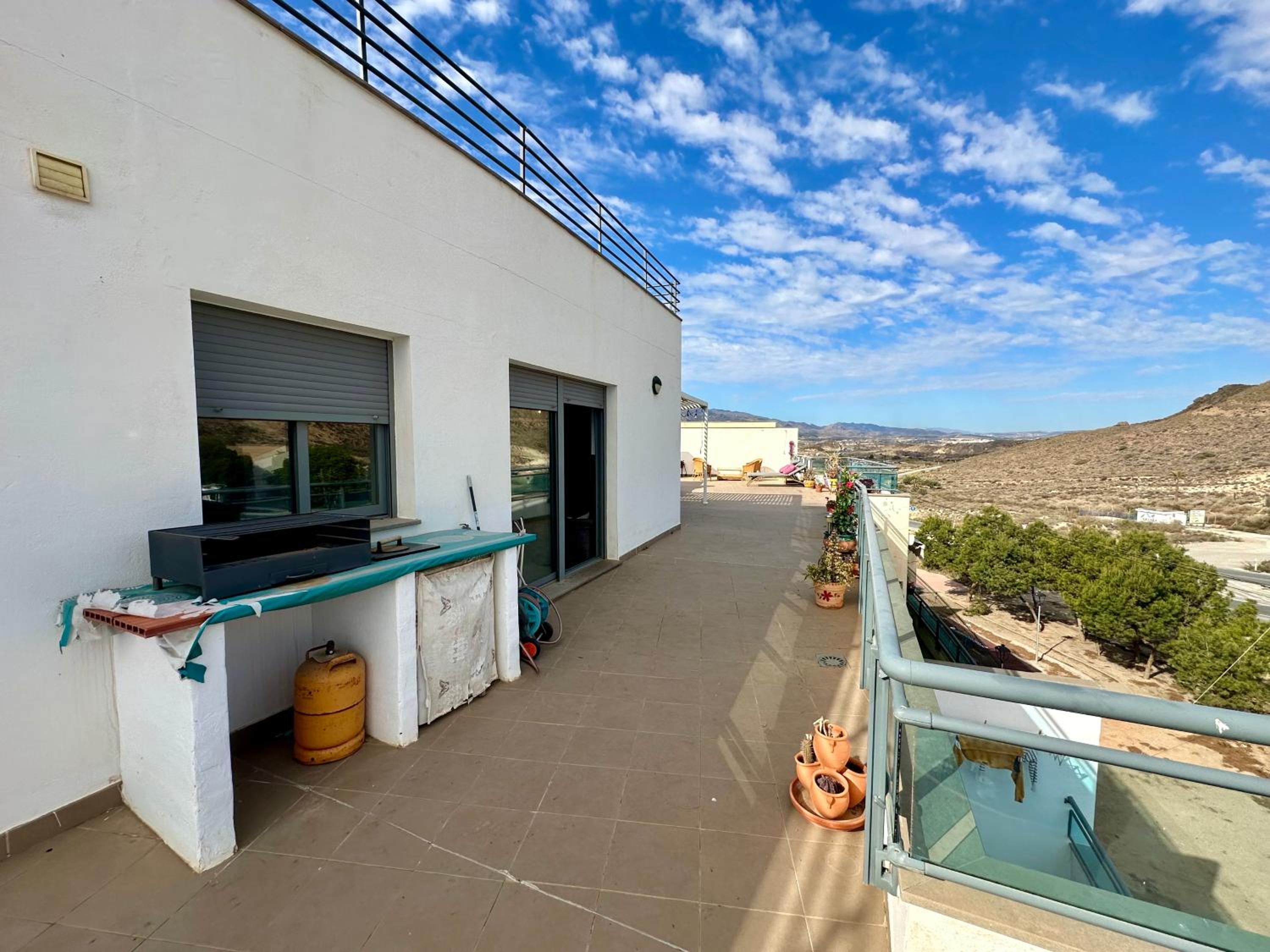 Terraza 250 m2 # BBQ # Playa 8min # Padel # WIFI # Apartamento