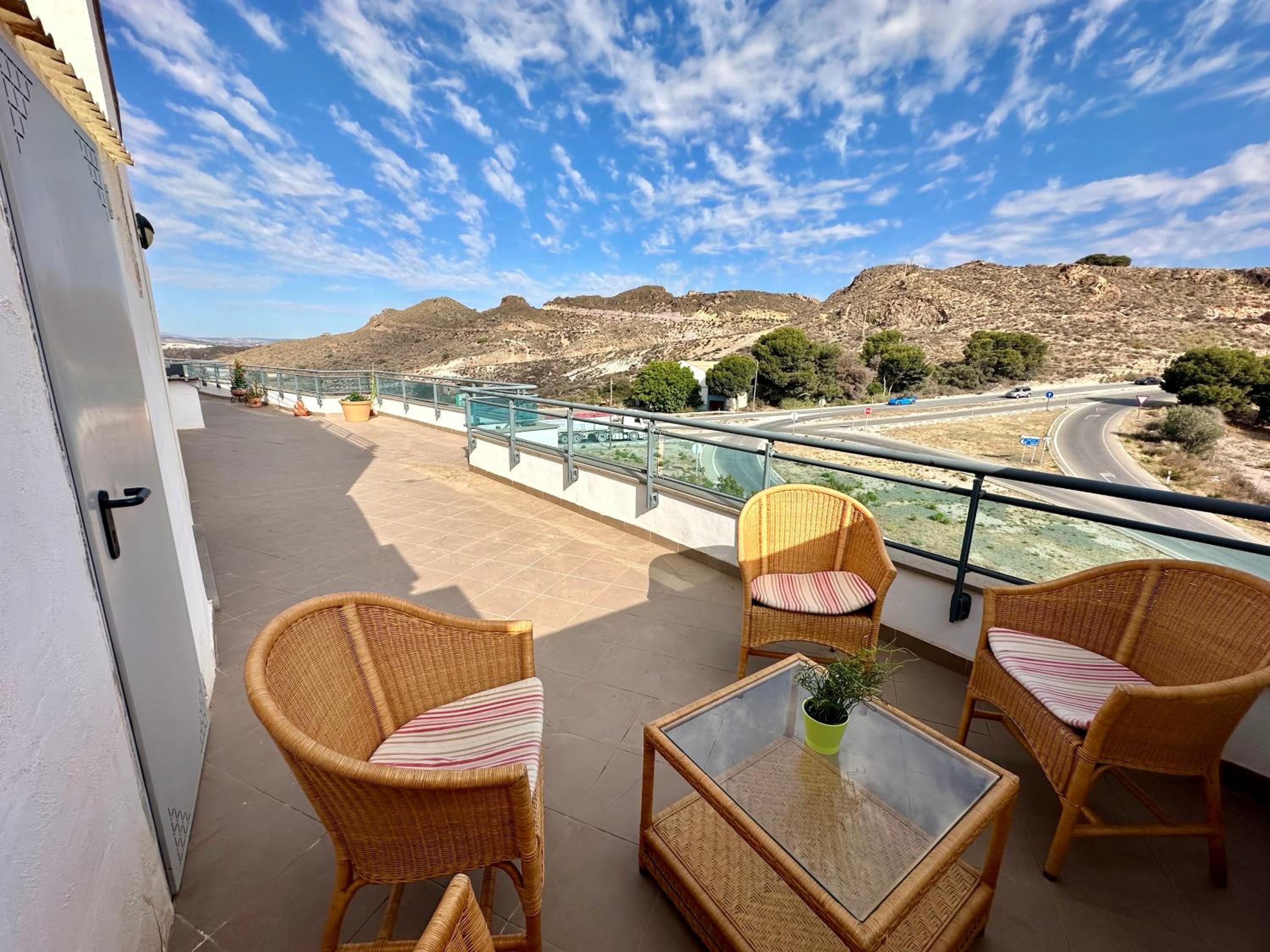 Terraza 250 m2 # BBQ # Playa 8min # Padel # WIFI # Apartamento