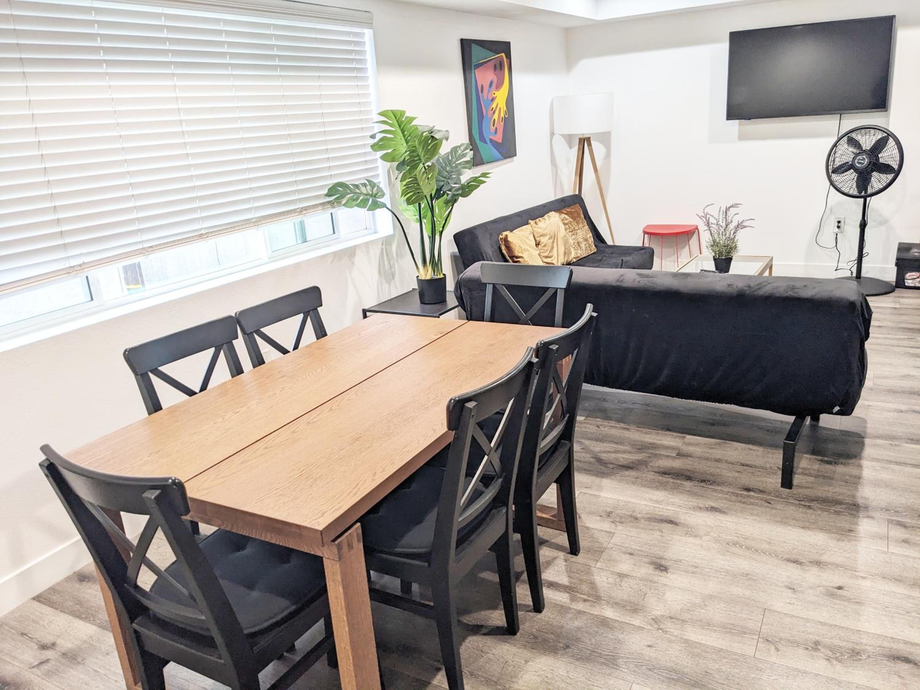 Modern 3BR Home in Mid-City