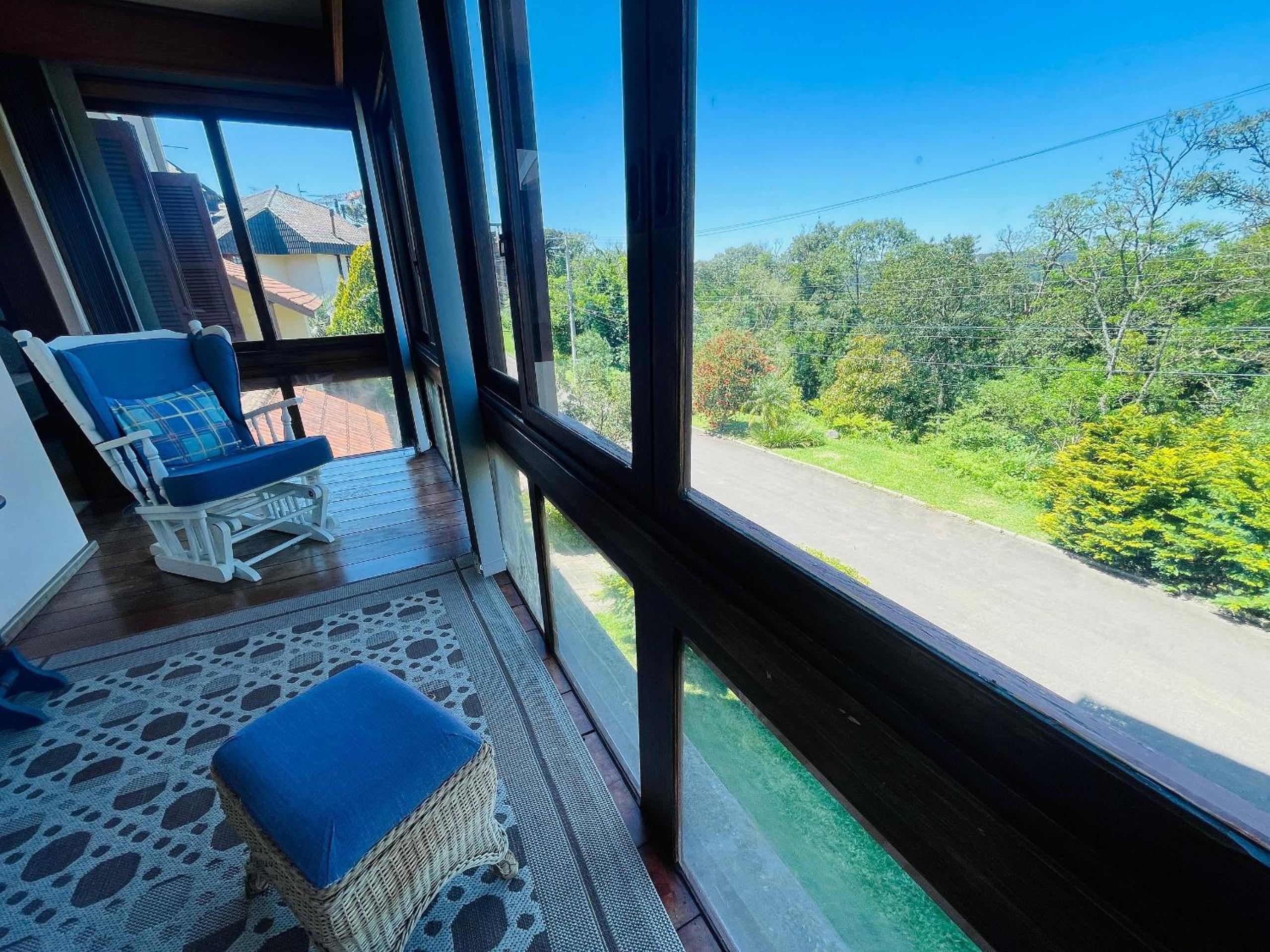 Espaçoso Refúgio em Gramado: Vista para o Vale do Quilombo!