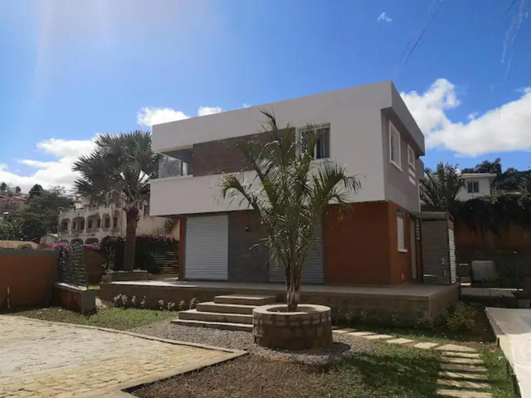 Maison avec piscine à Ambatobe view 2
