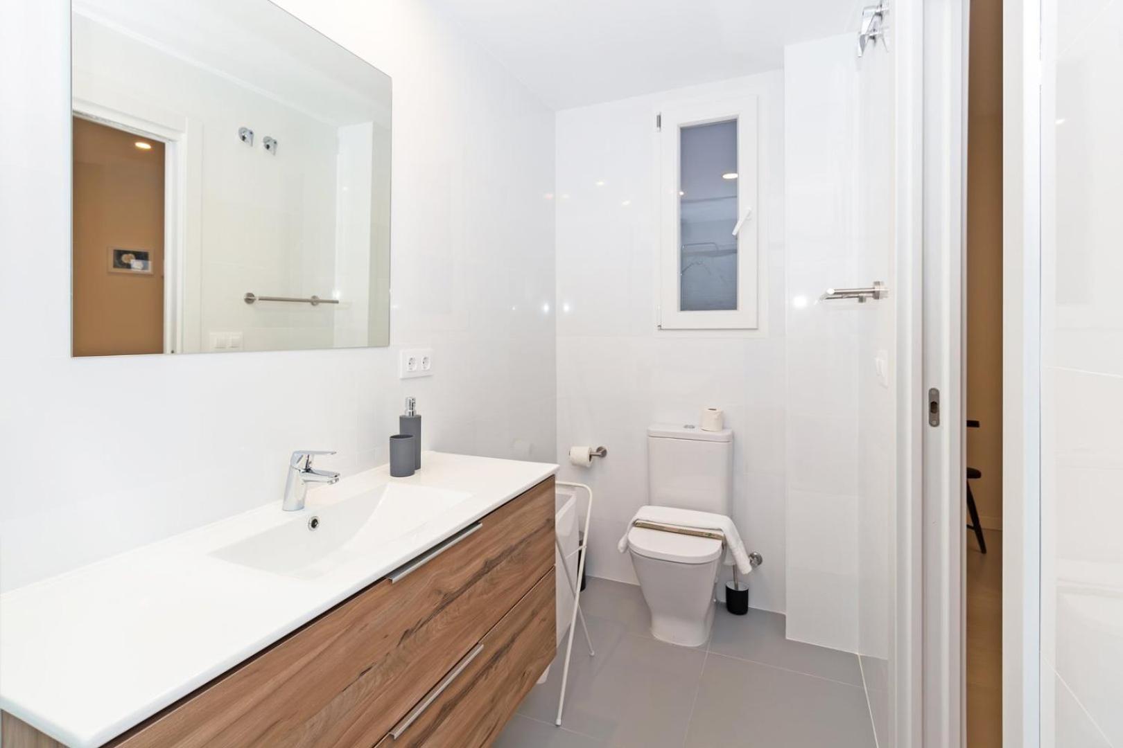 GuestReady - Piso moderno con vistas a la Marina view 5