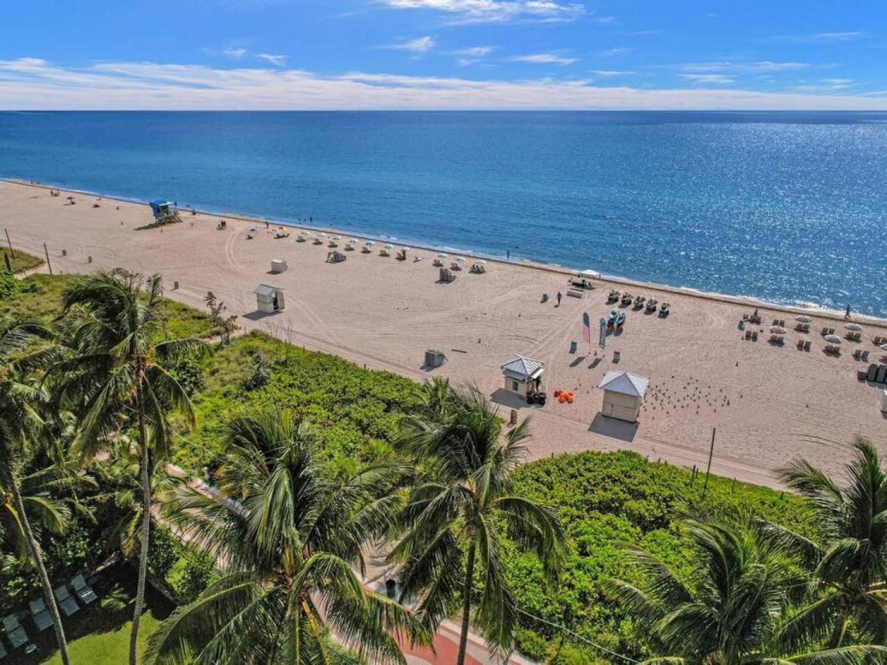 Cozy Ocean View Condo Beach Service 610 view 4